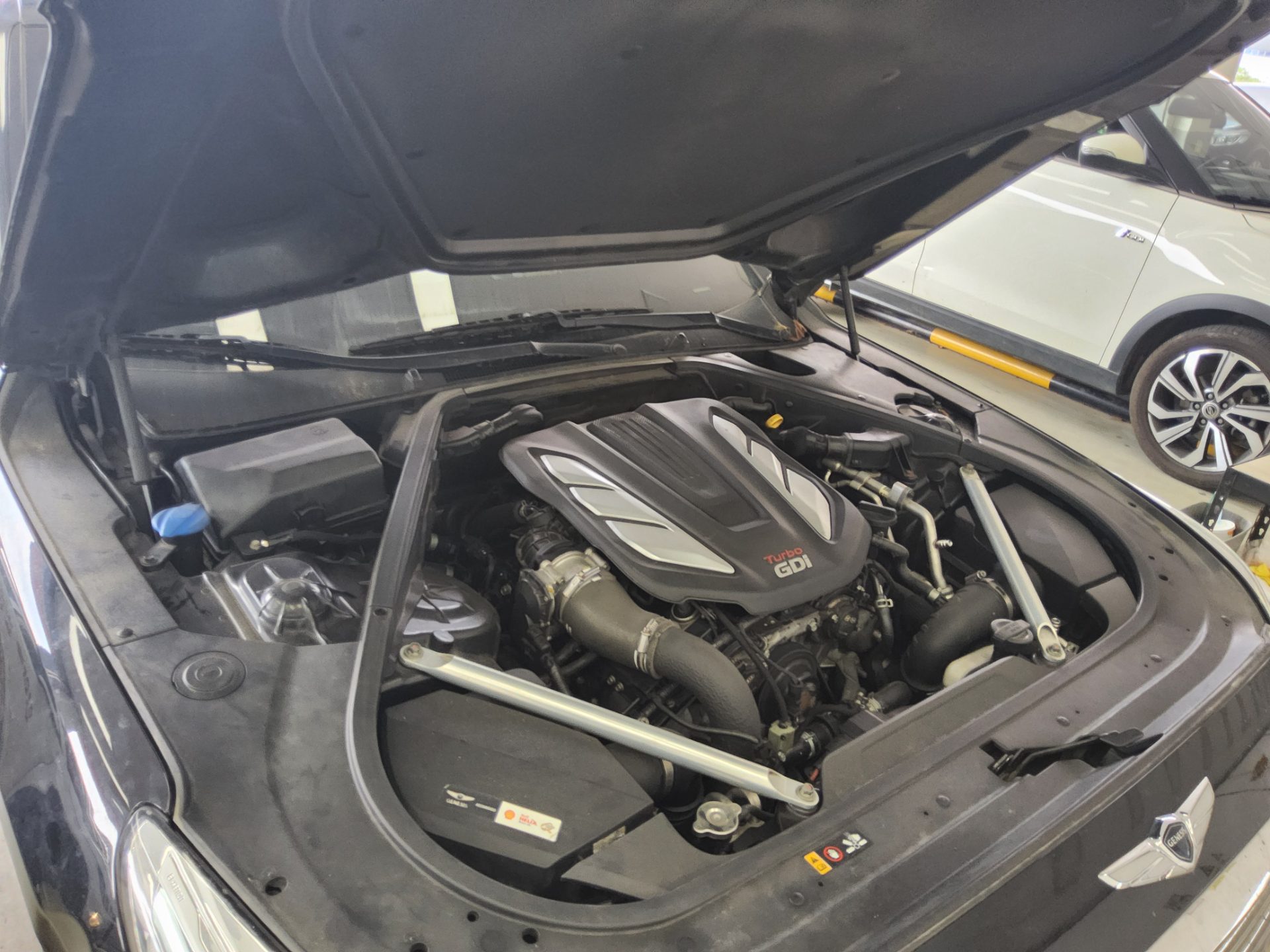 2016 - genesis eq900