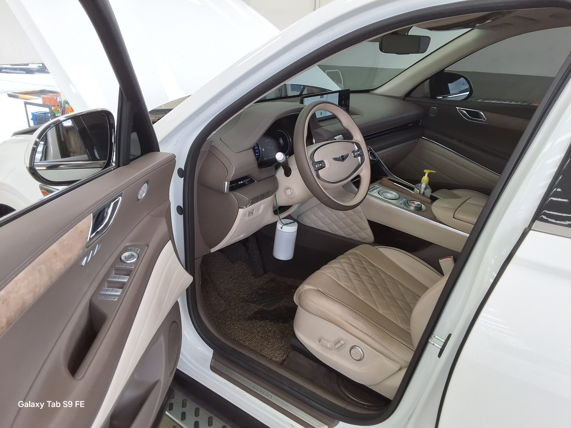 2022 - genesis gv80