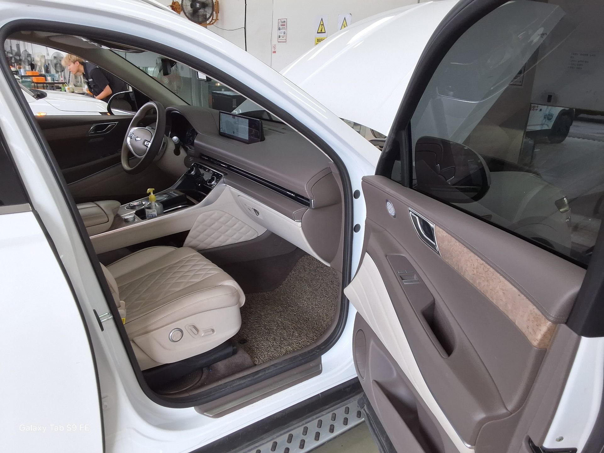 2022 - genesis gv80