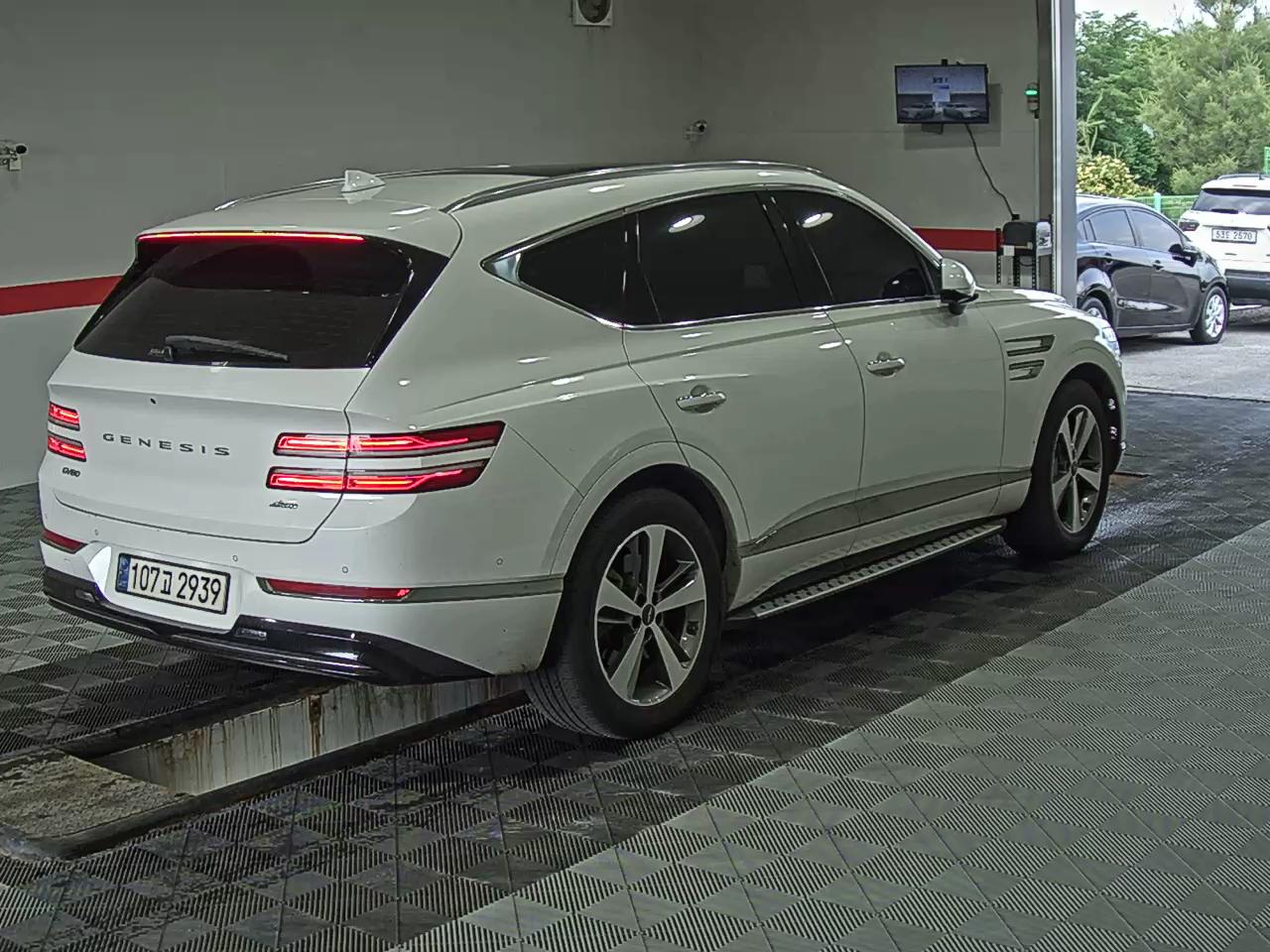 2022 - genesis gv80