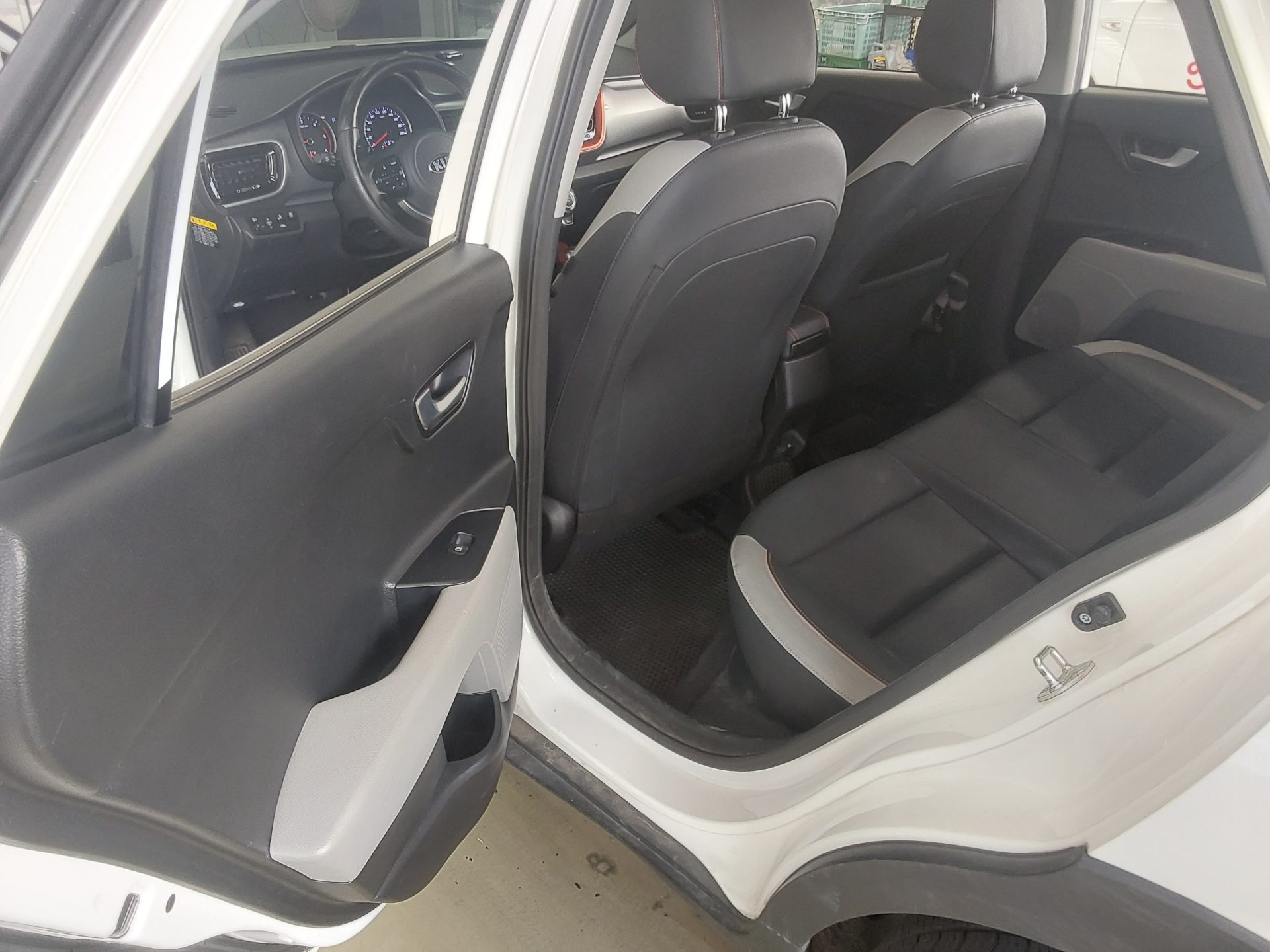 2018 - kia stonic