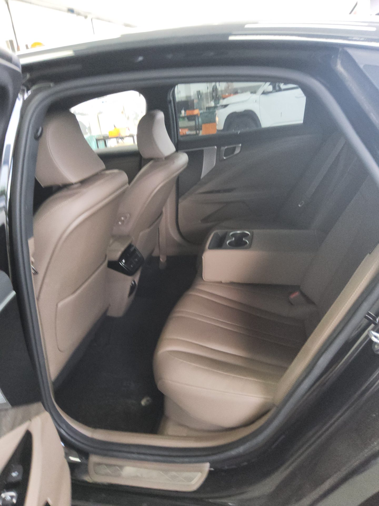 2022 - kia k8
