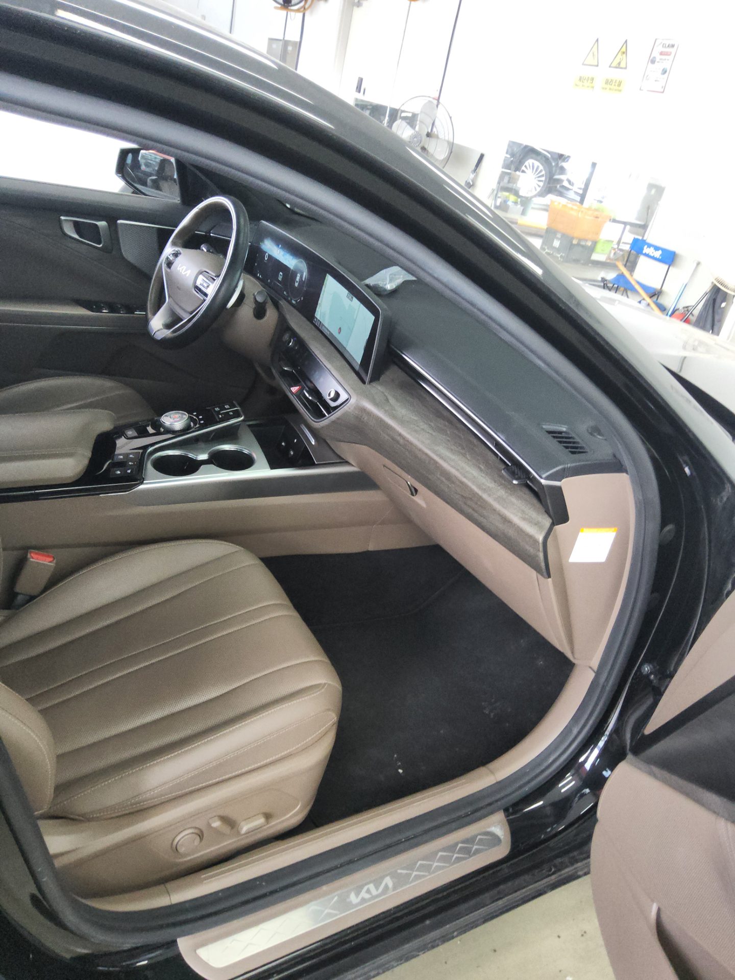 2022 - kia k8