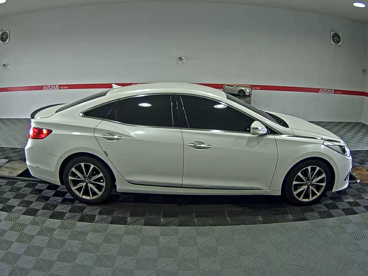 2016 - hyundai grandeur