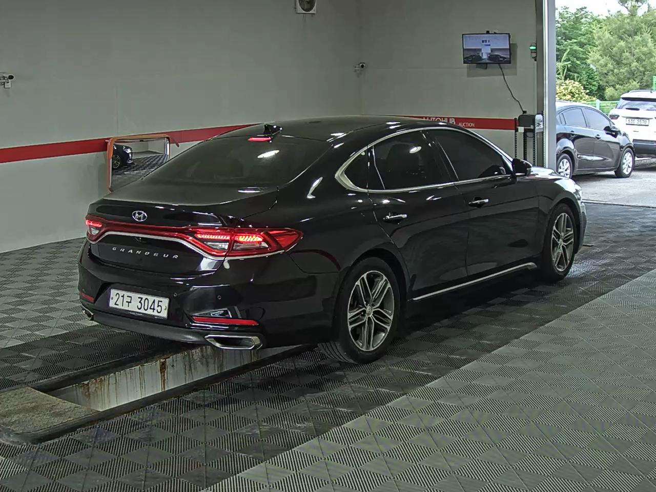 2018 - hyundai grandeur