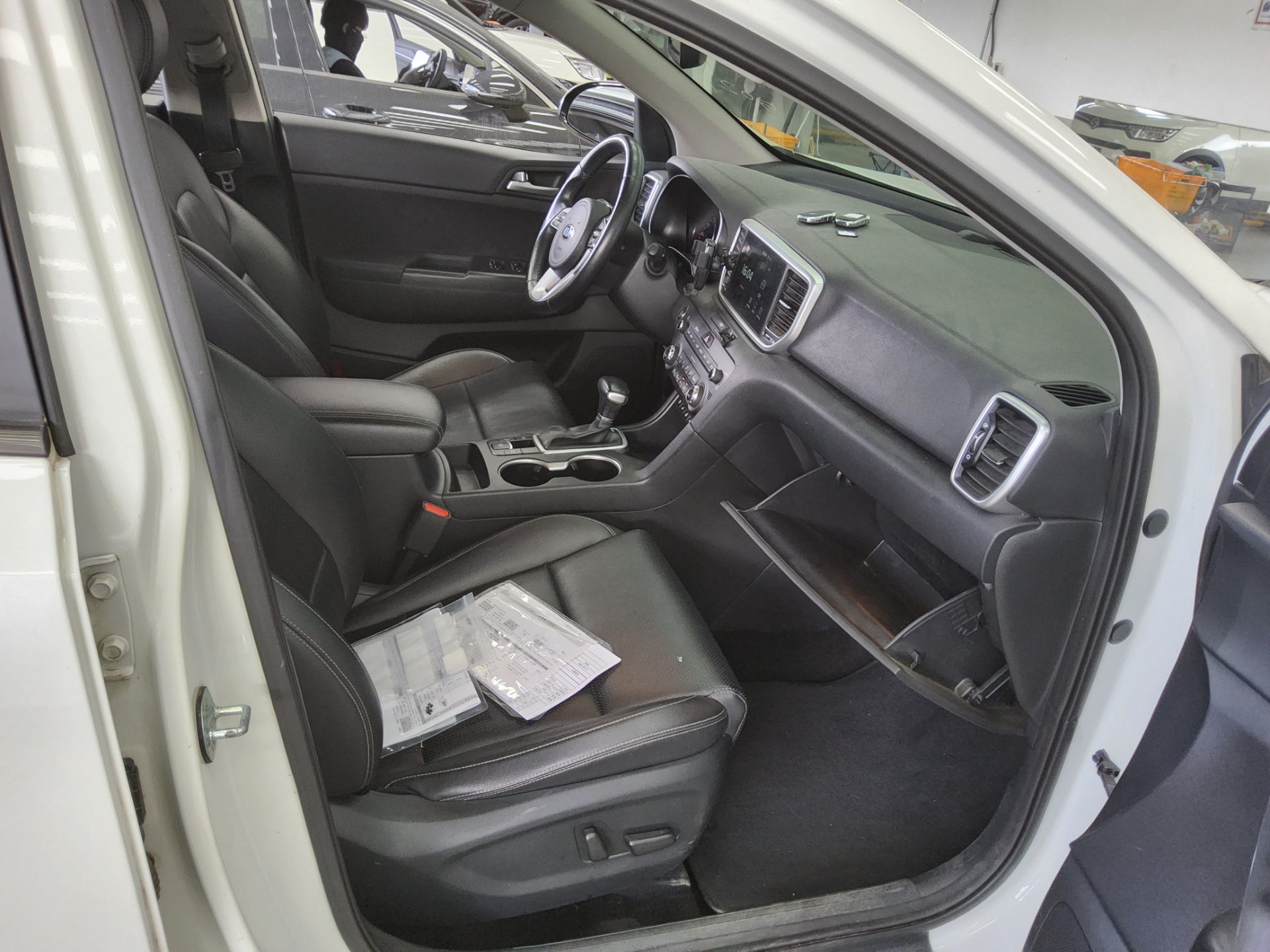 2022 - kia sportage