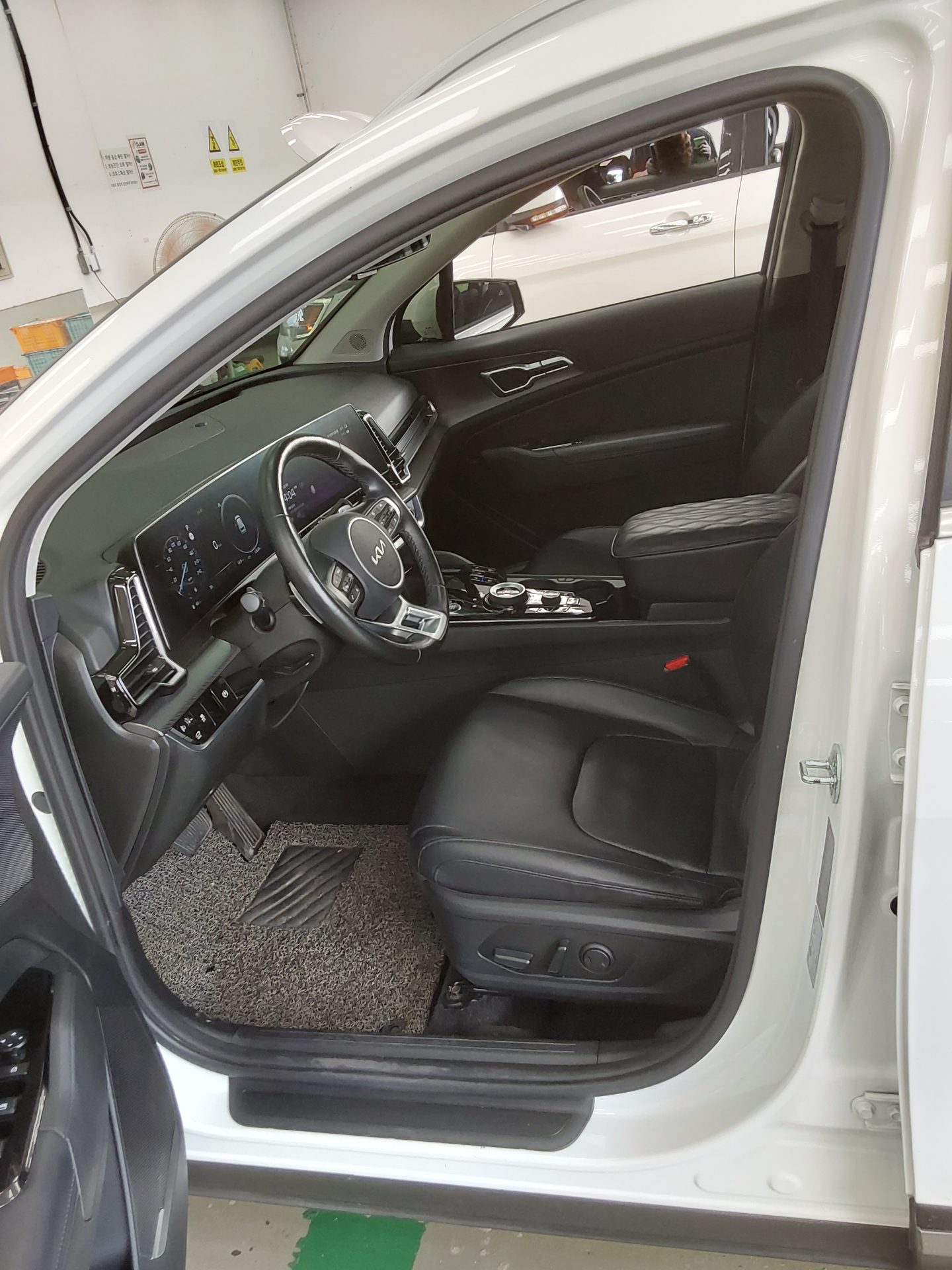 2022 - kia sportage