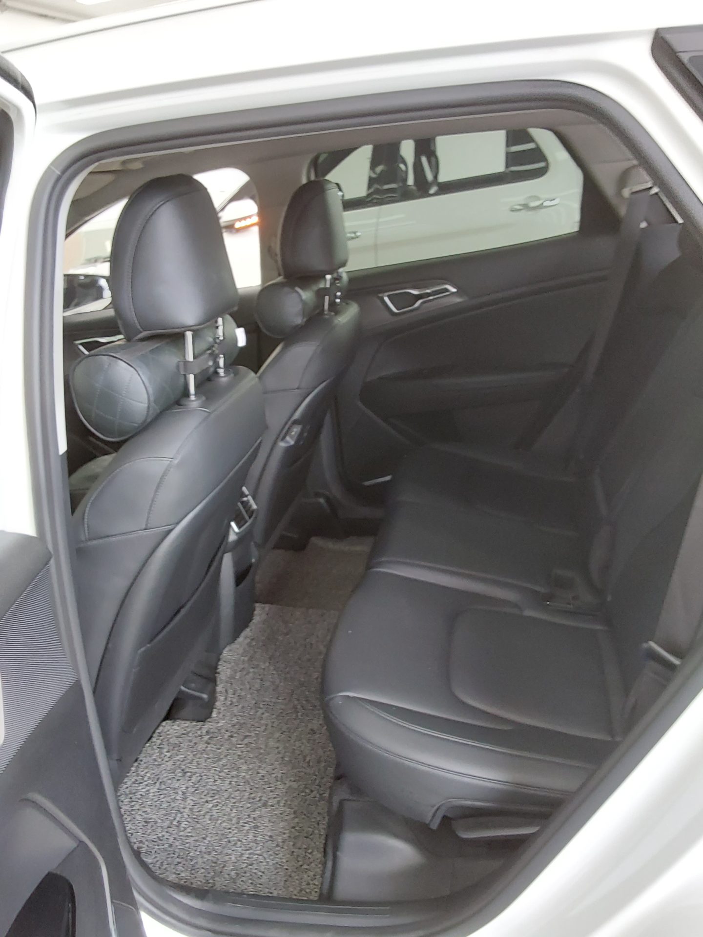 2022 - kia sportage