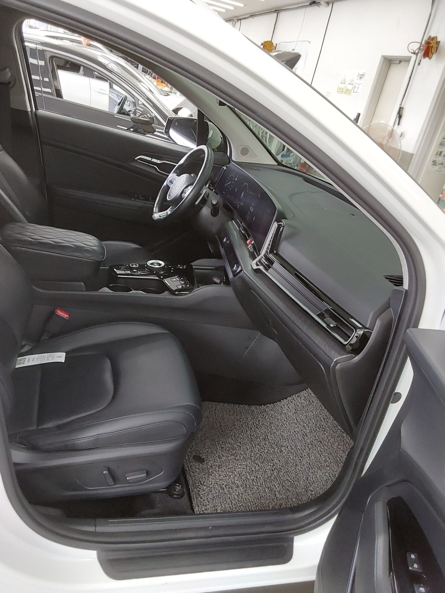 2022 - kia sportage