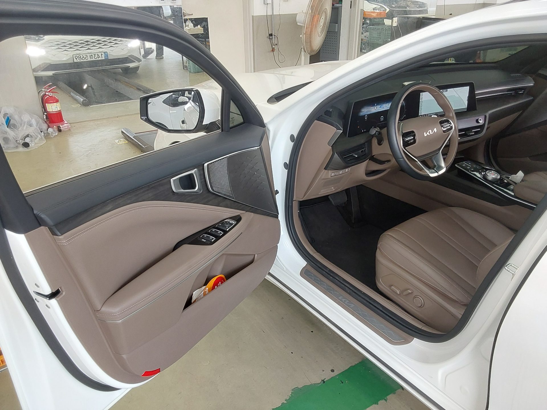 2023 - kia k8