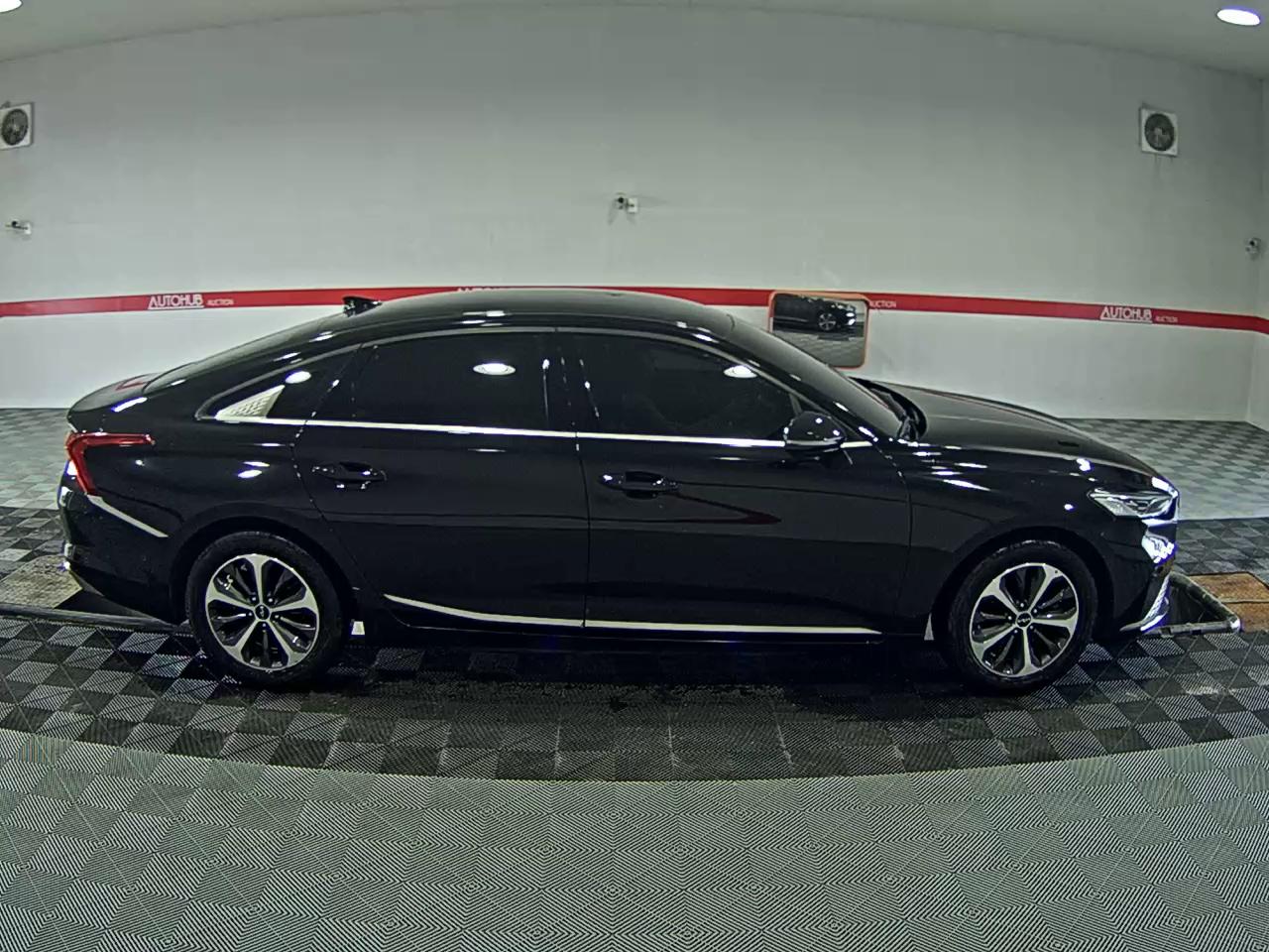 2022 - kia k8