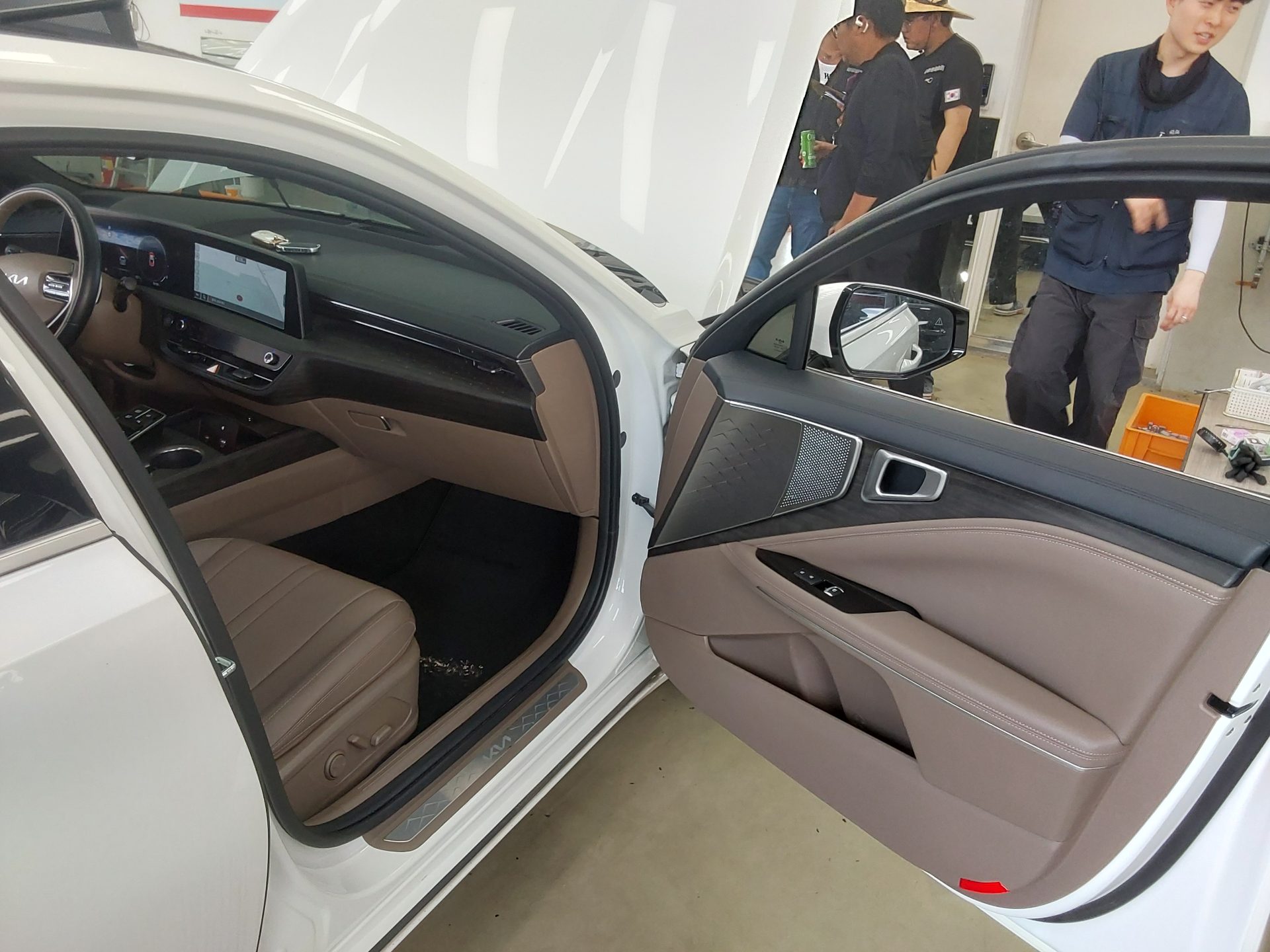 2023 - kia k8