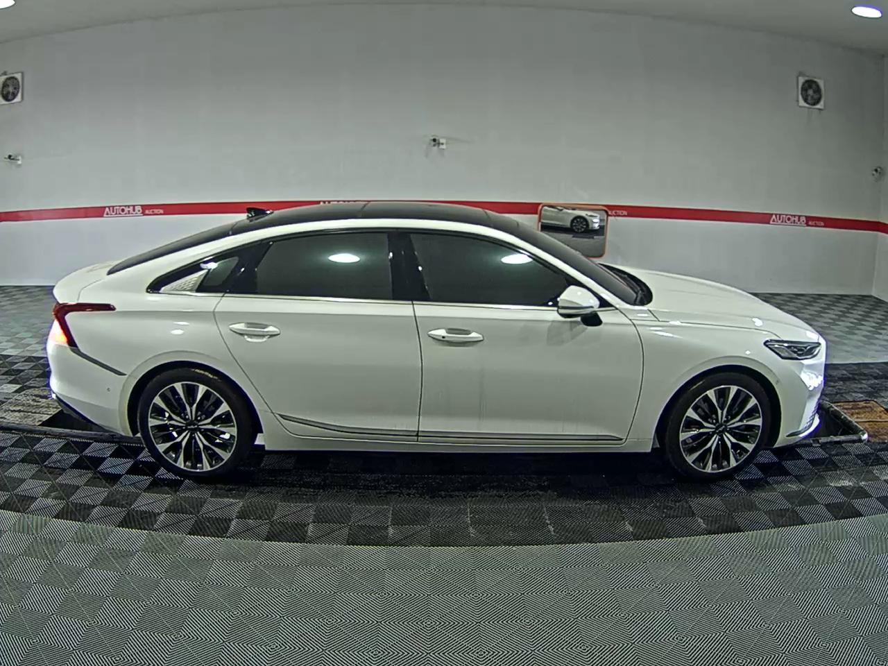 2023 - kia k8