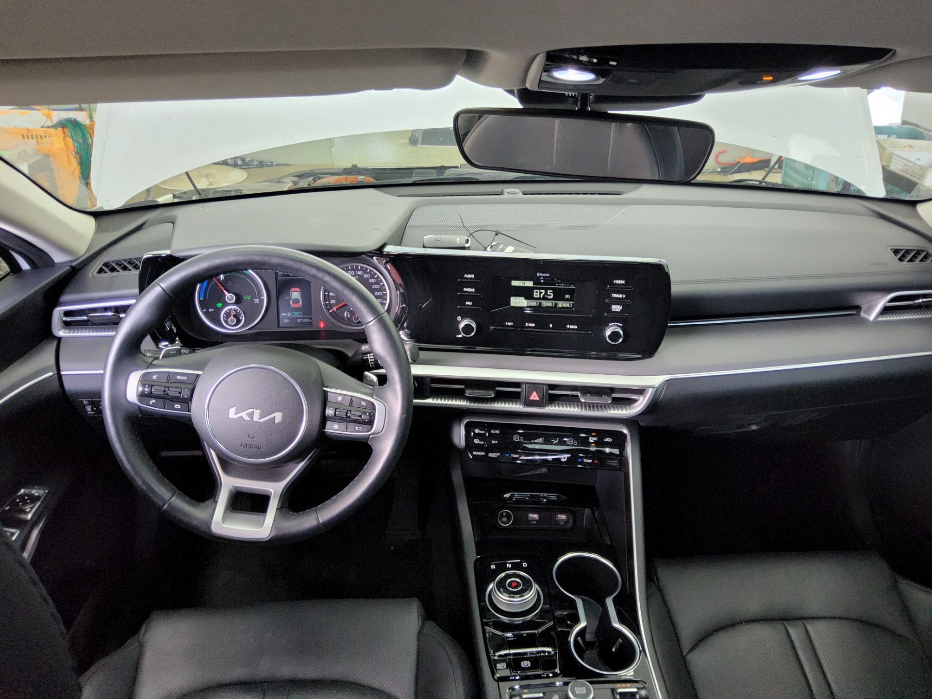 2023 - kia k5