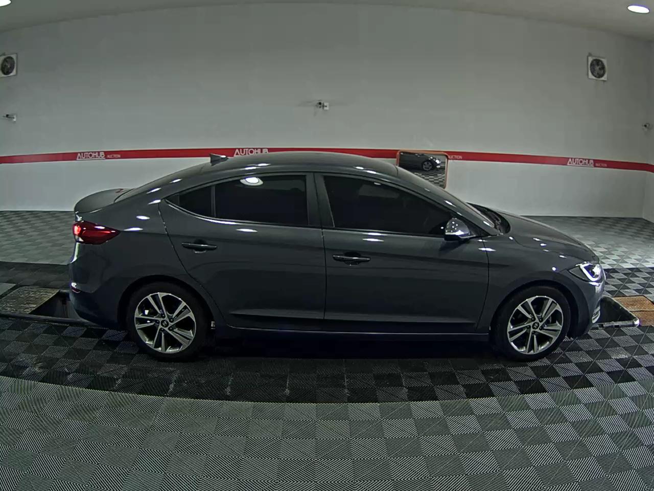 2018 - hyundai avante