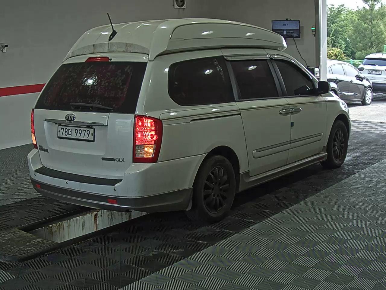 2013 - kia carnival