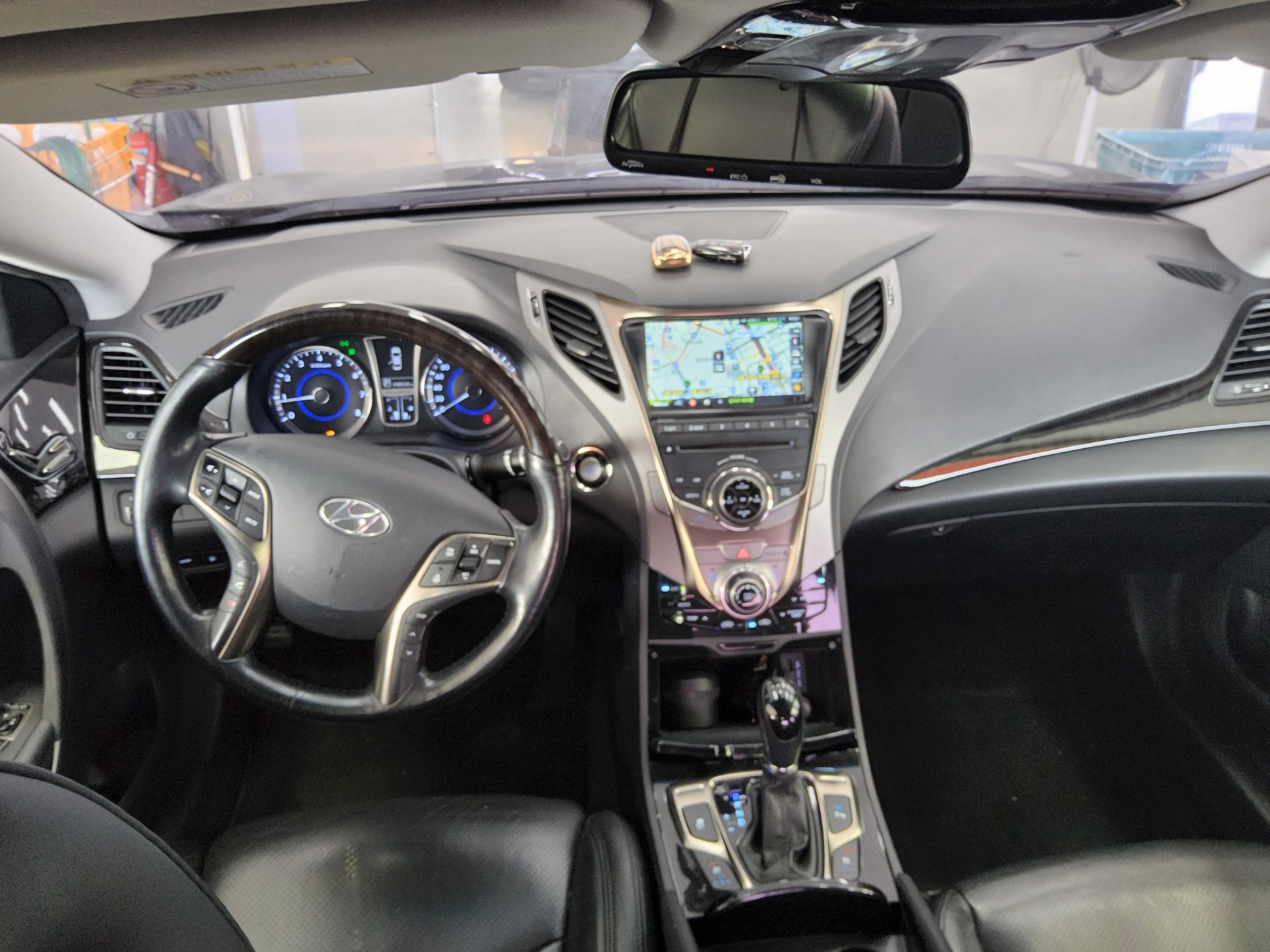 2012 - hyundai grandeur