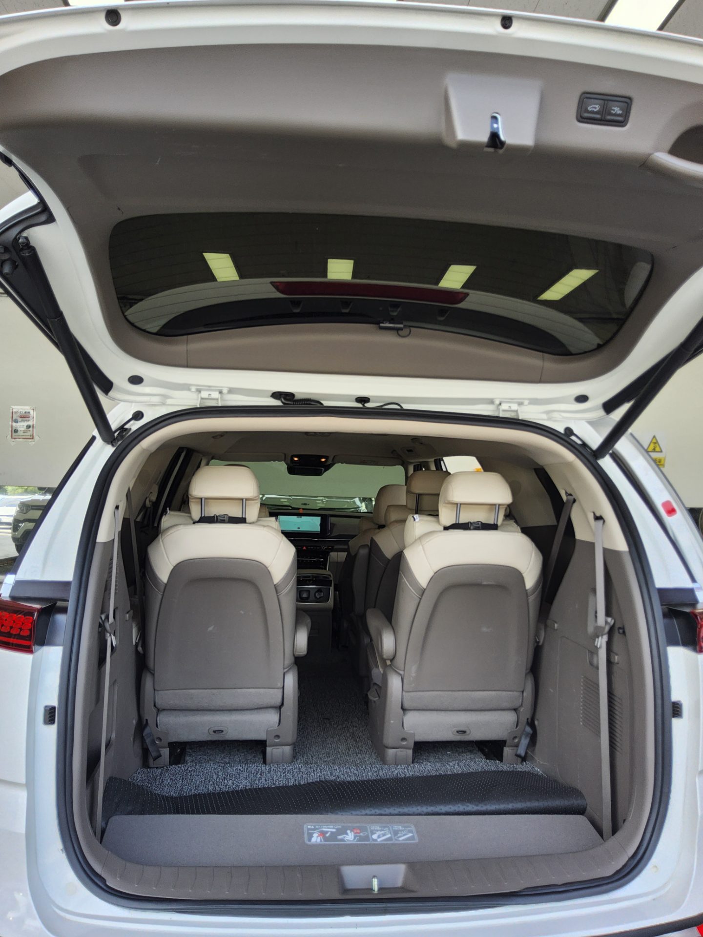 2021 - kia carnival