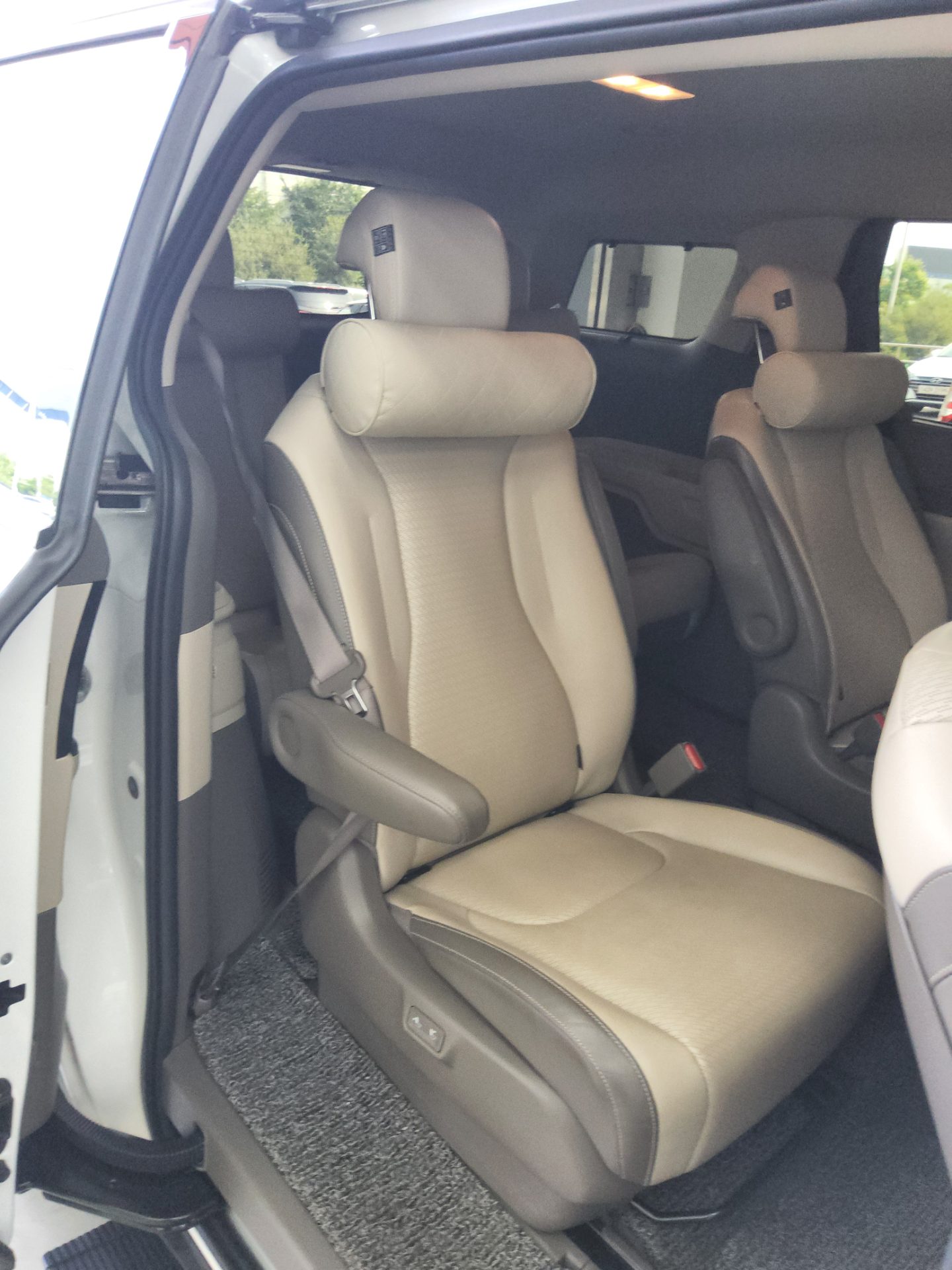 2021 - kia carnival