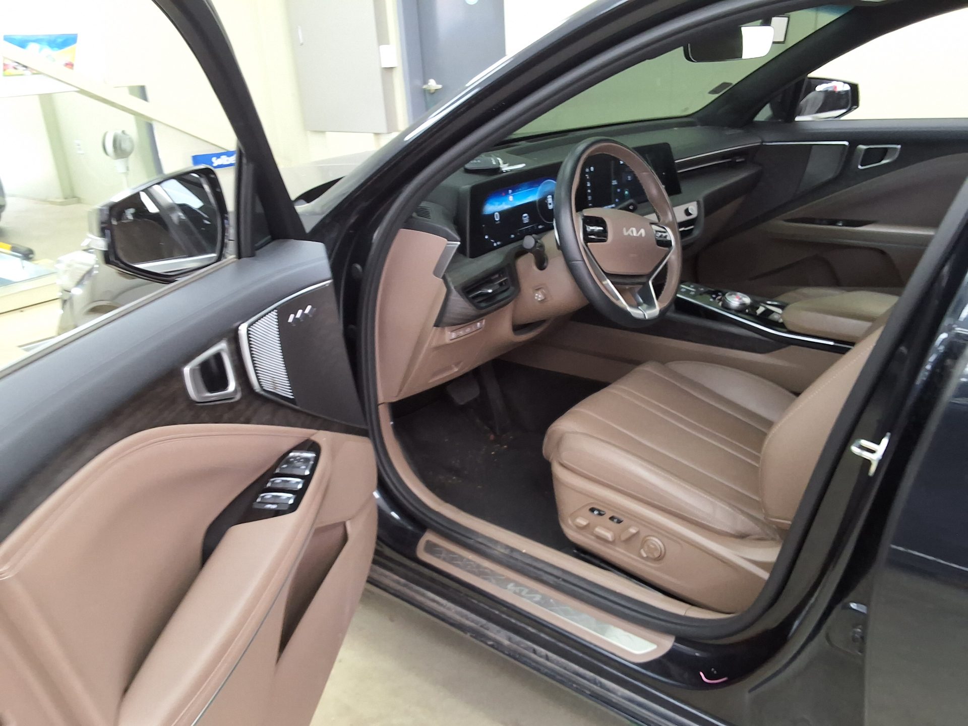 2022 - kia k8