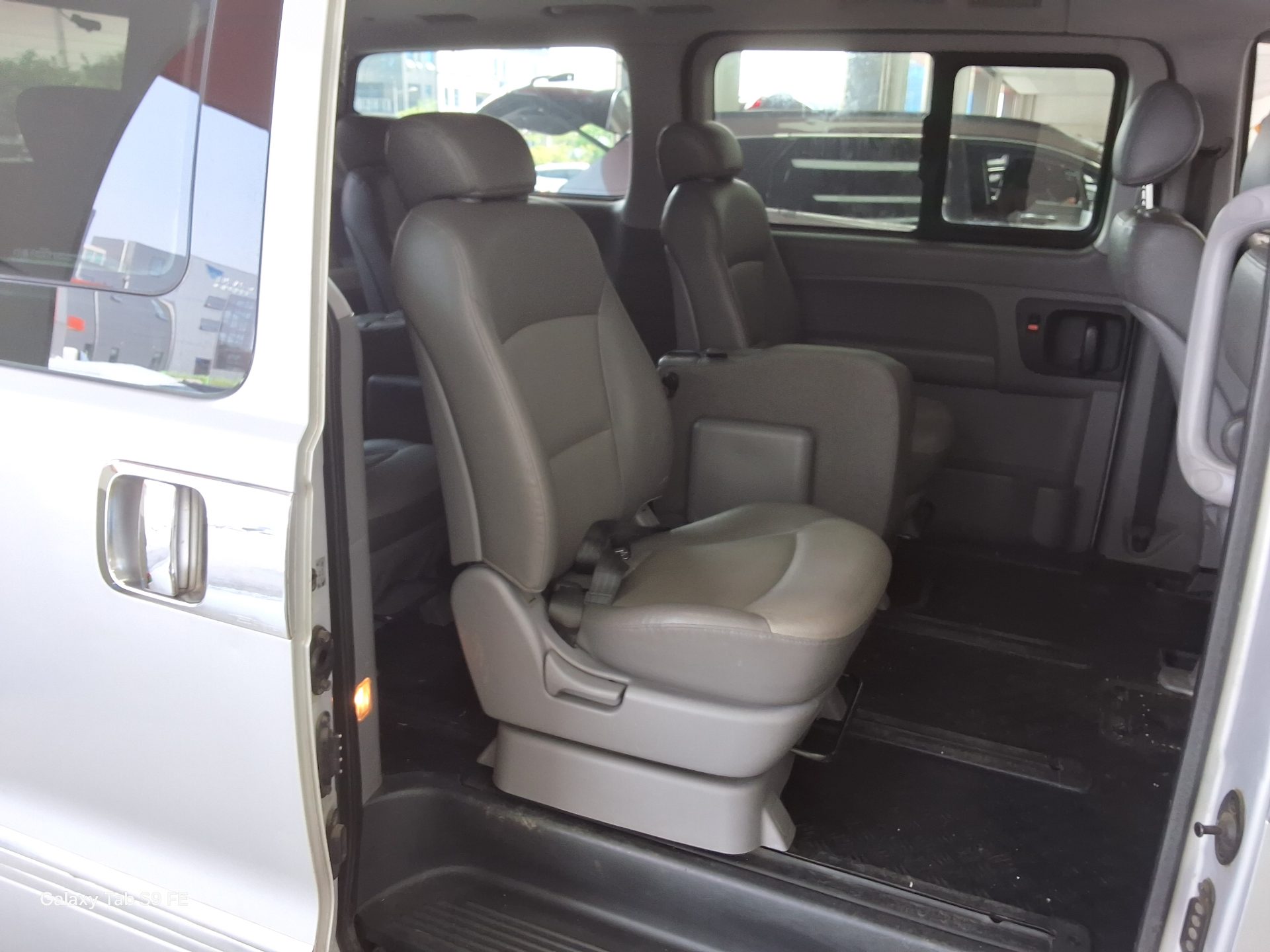 2009 - hyundai grand starex