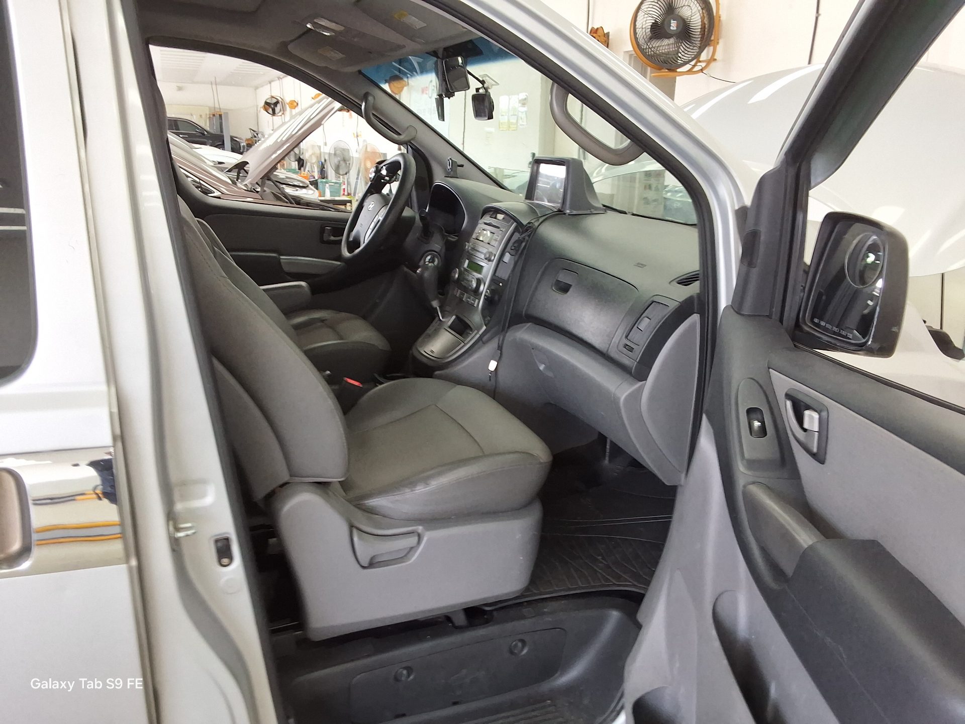 2009 - hyundai grand starex