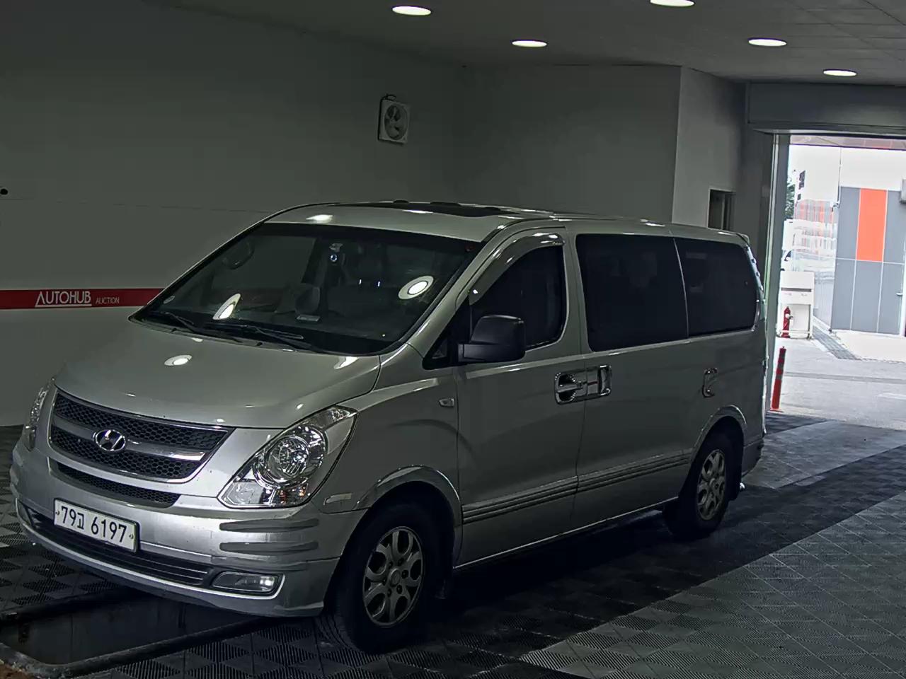 2009 - hyundai grand starex