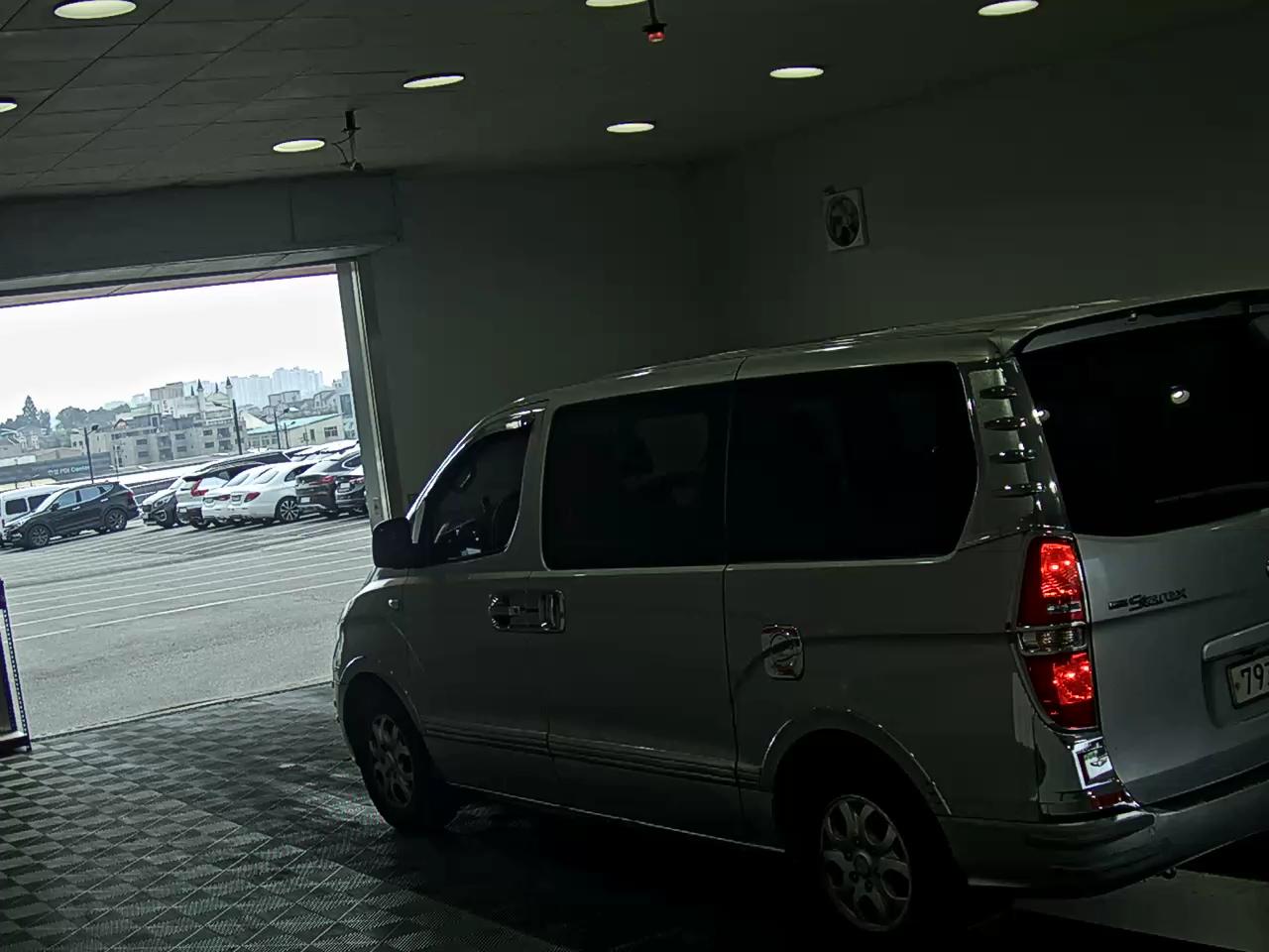 2009 - hyundai grand starex