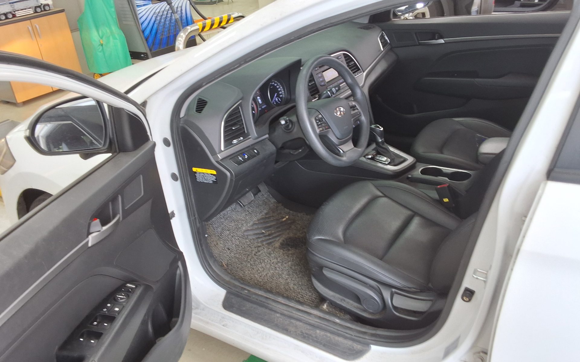 2018 - hyundai avante