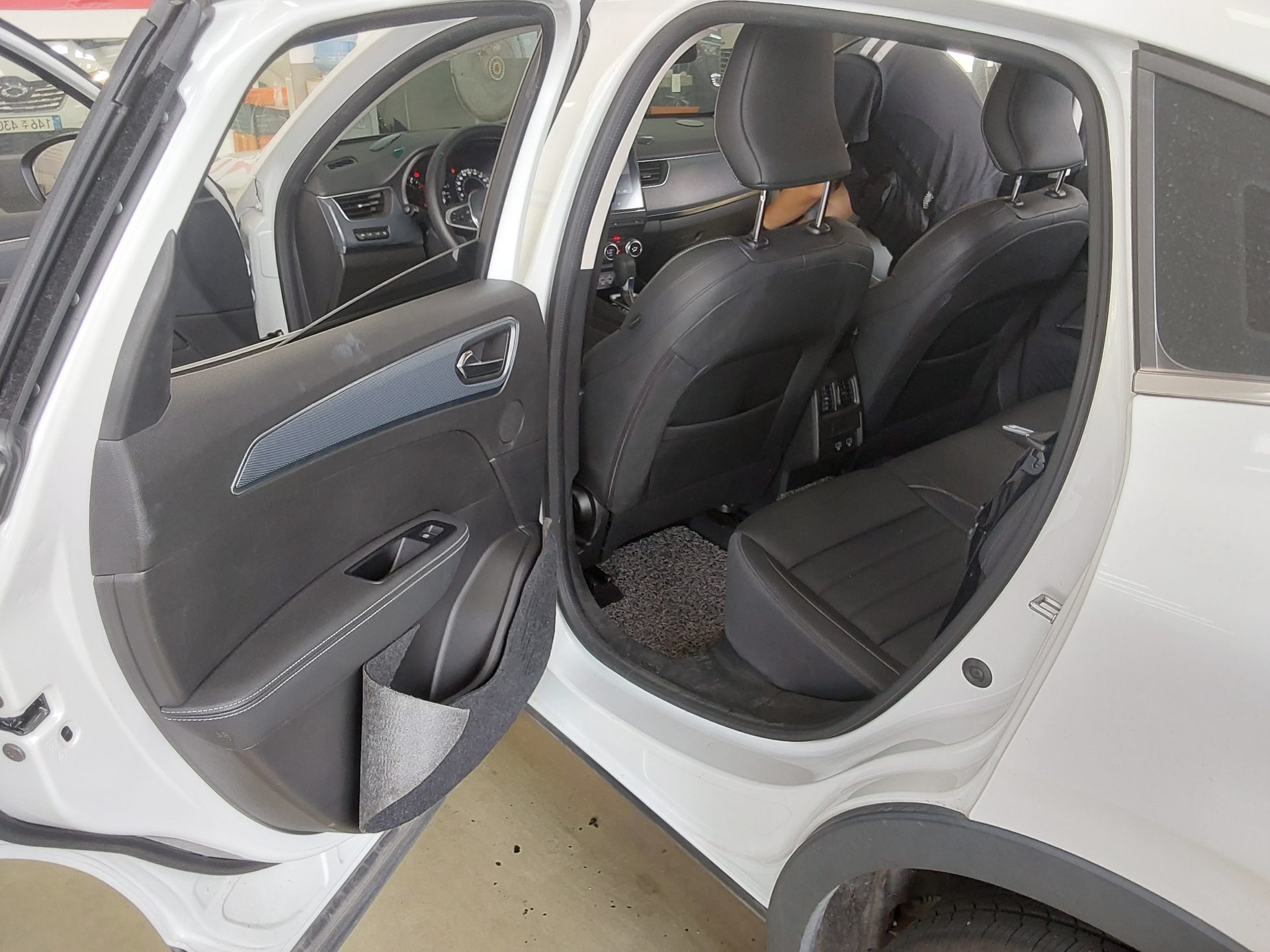 2023 - renault xm3