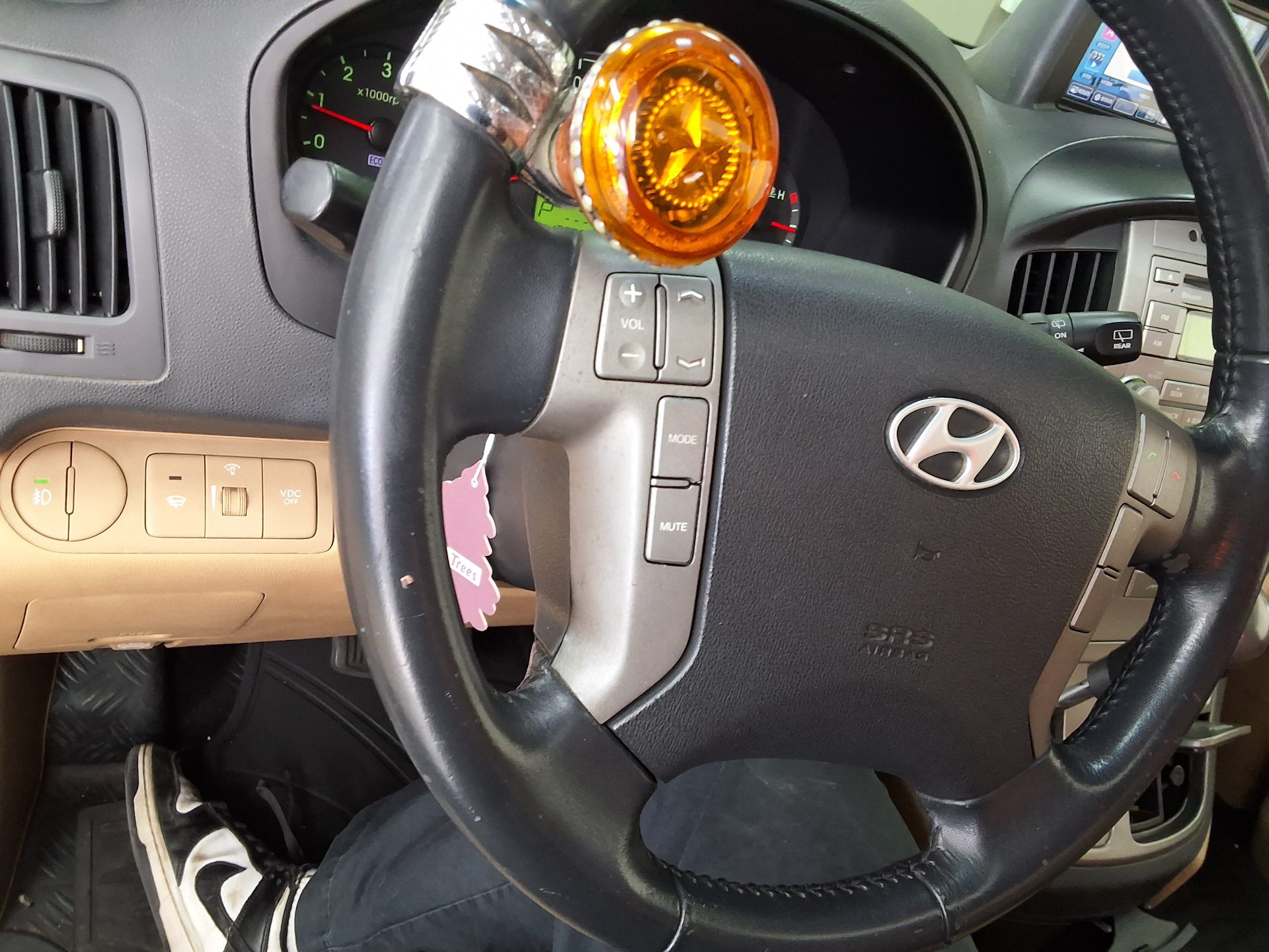2011 - hyundai grand starex