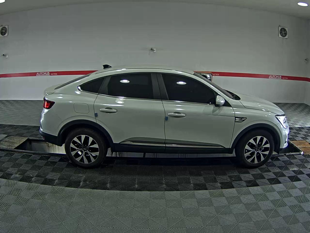 2023 - renault xm3