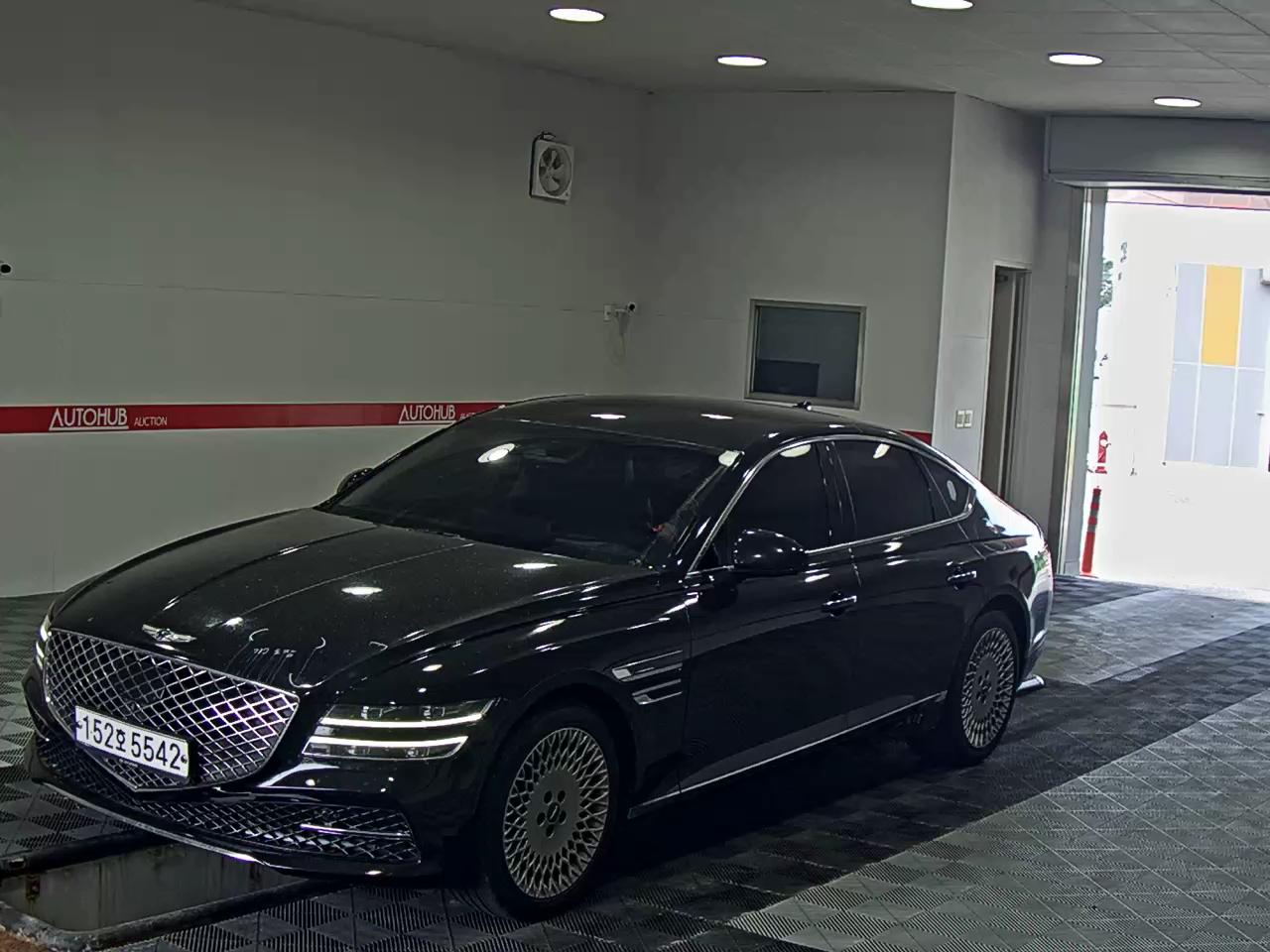 GENESIS G80 BASE MODEL