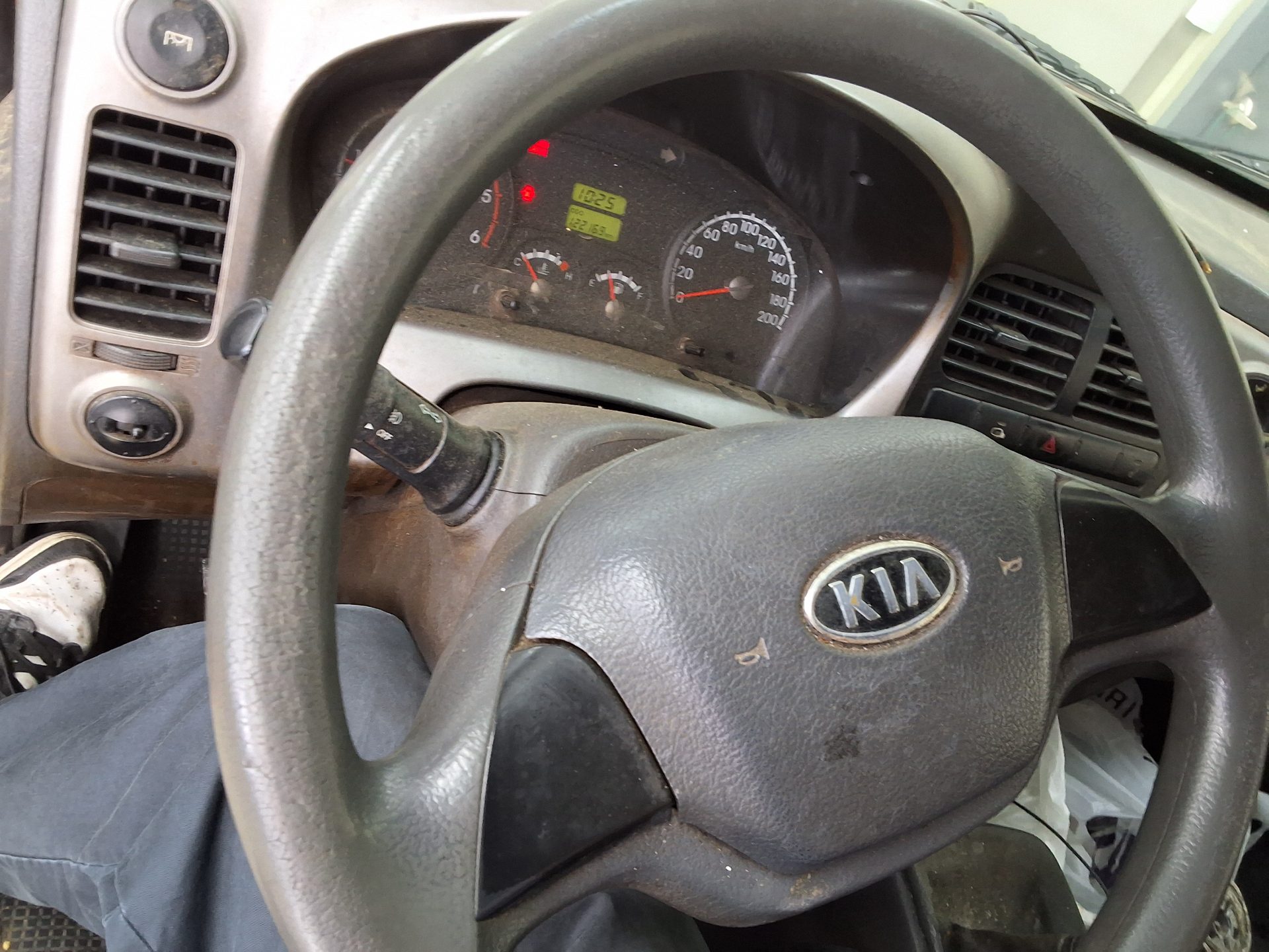 2013 - kia bongo