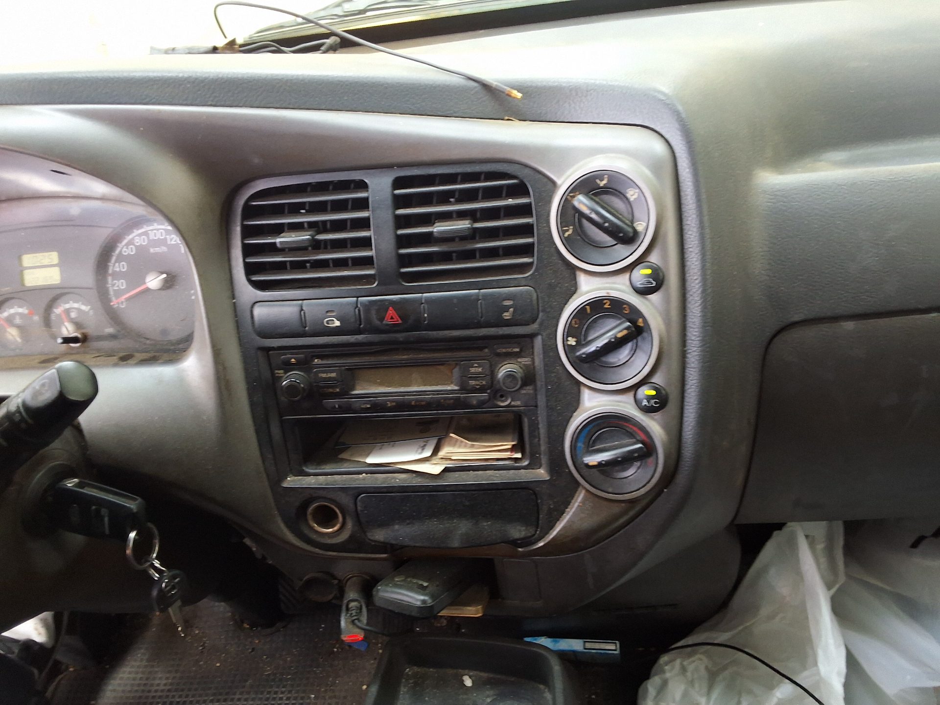 2013 - kia bongo