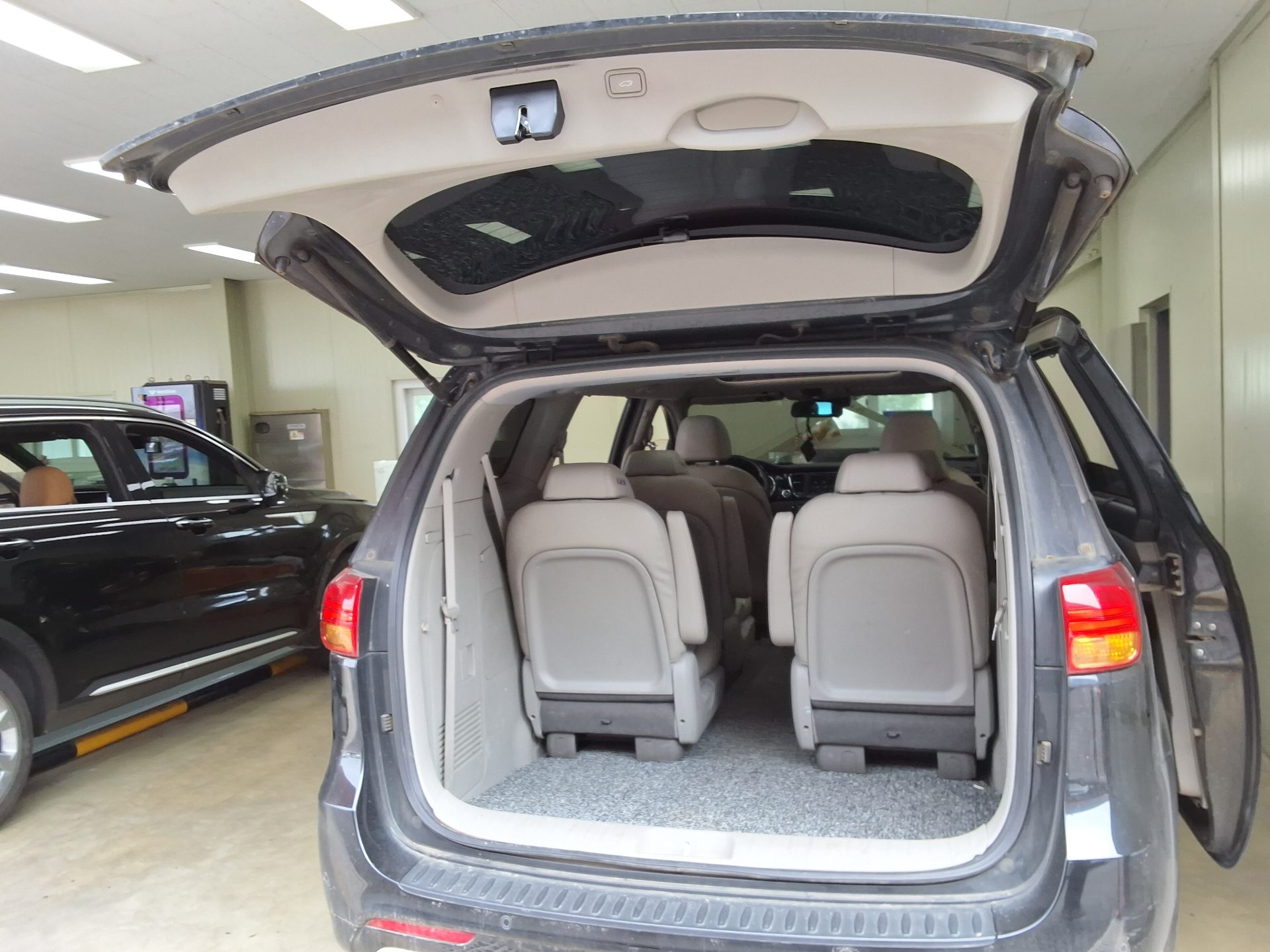 2016 - kia carnival