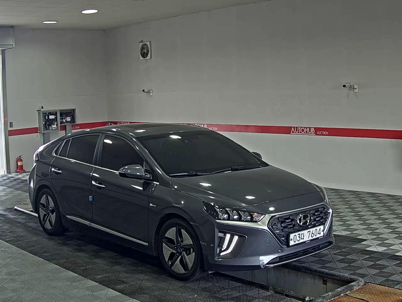 2020 - hyundai ioniq