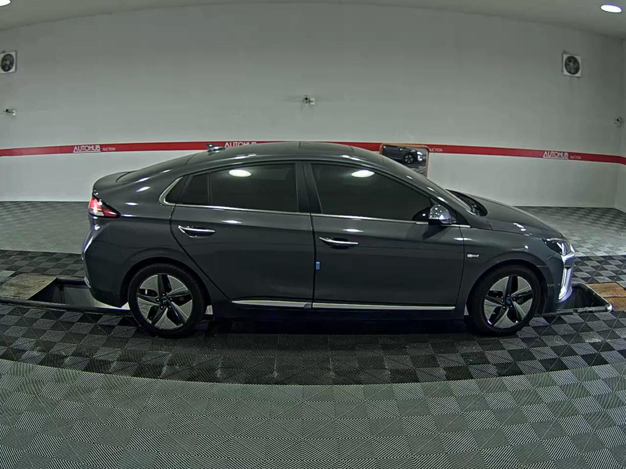 2020 - hyundai ioniq