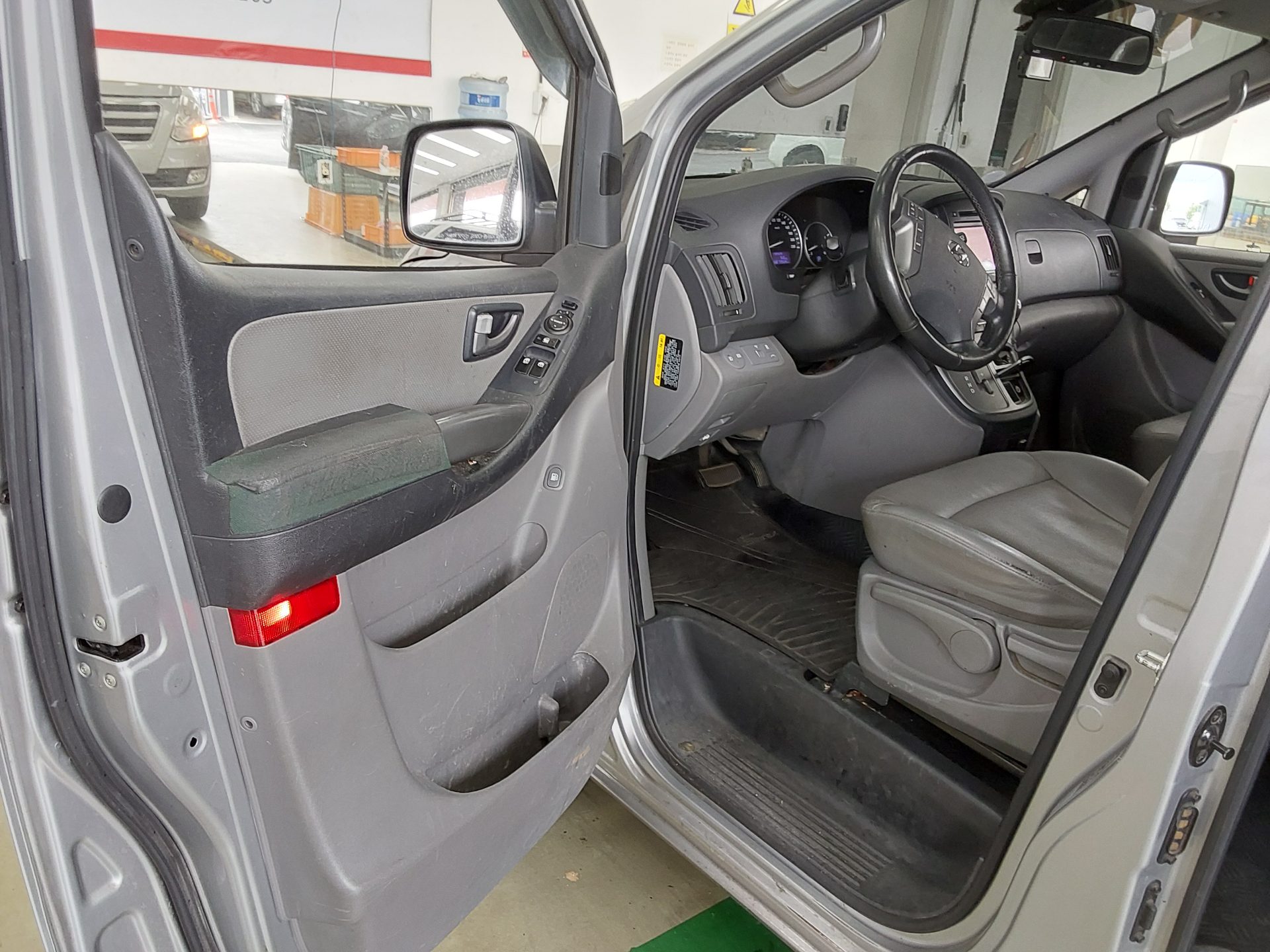 2017 - hyundai grand starex