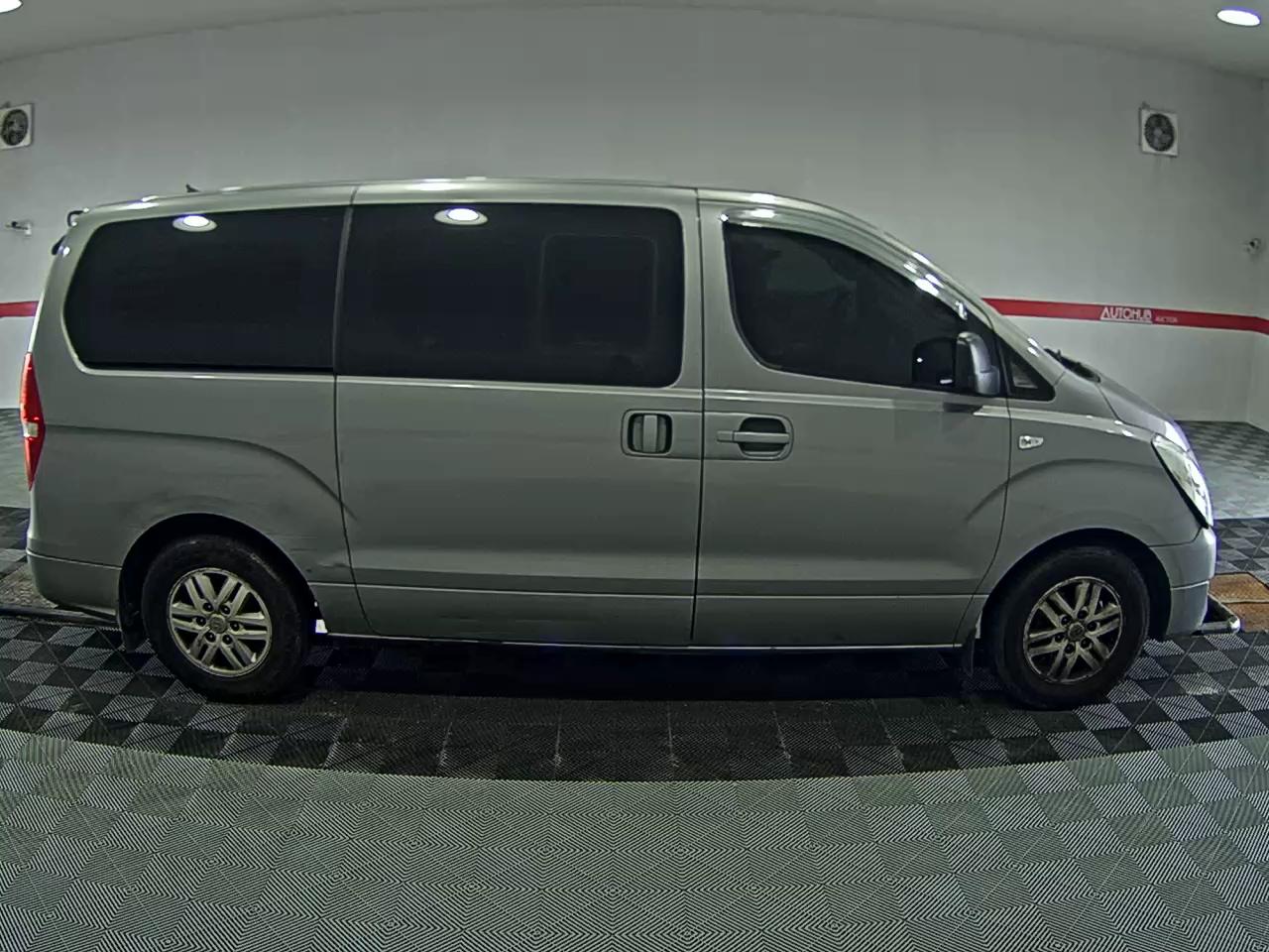 2017 - hyundai grand starex