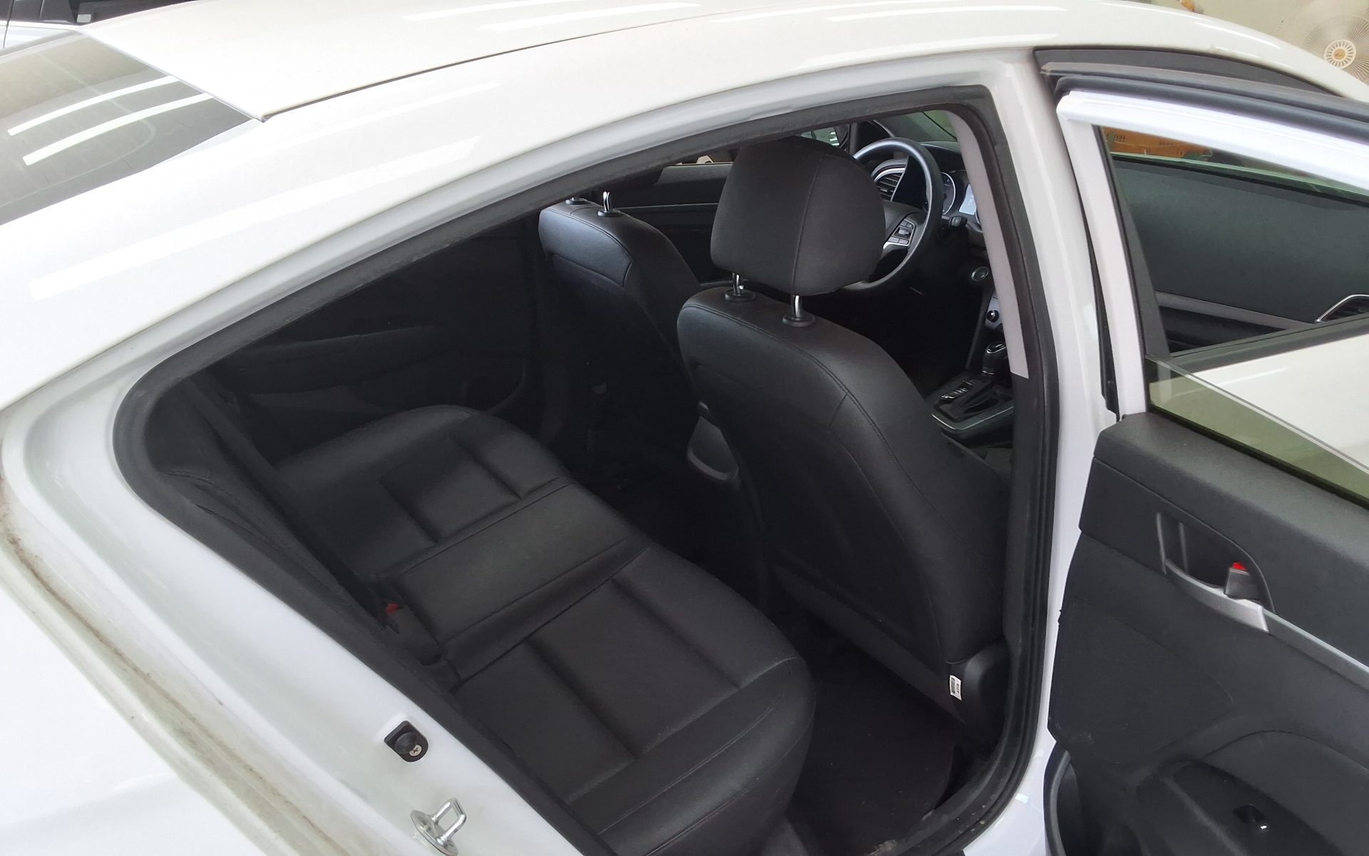 2018 - hyundai avante