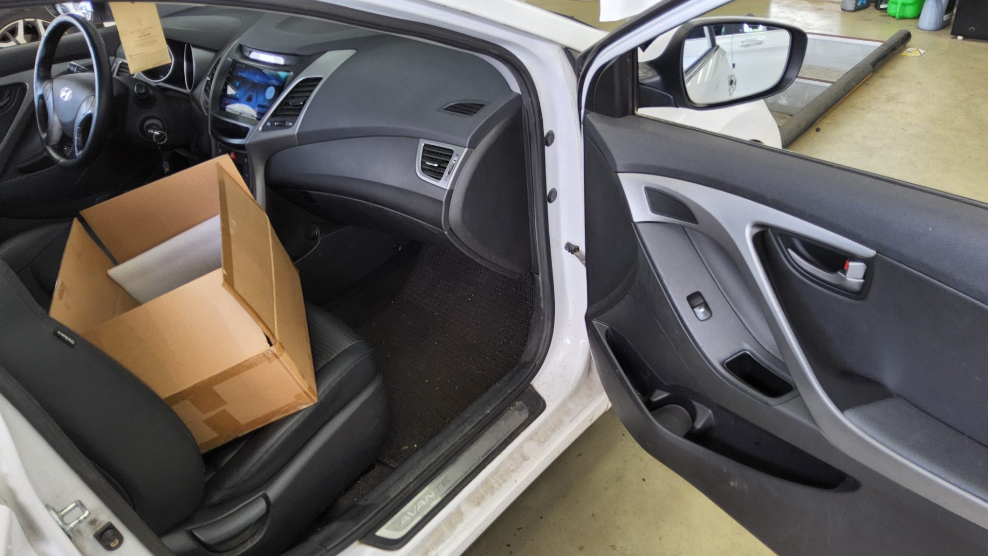2014 - hyundai avante