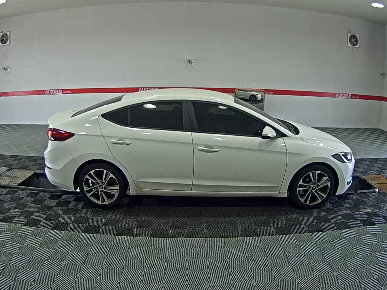 2018 - hyundai avante