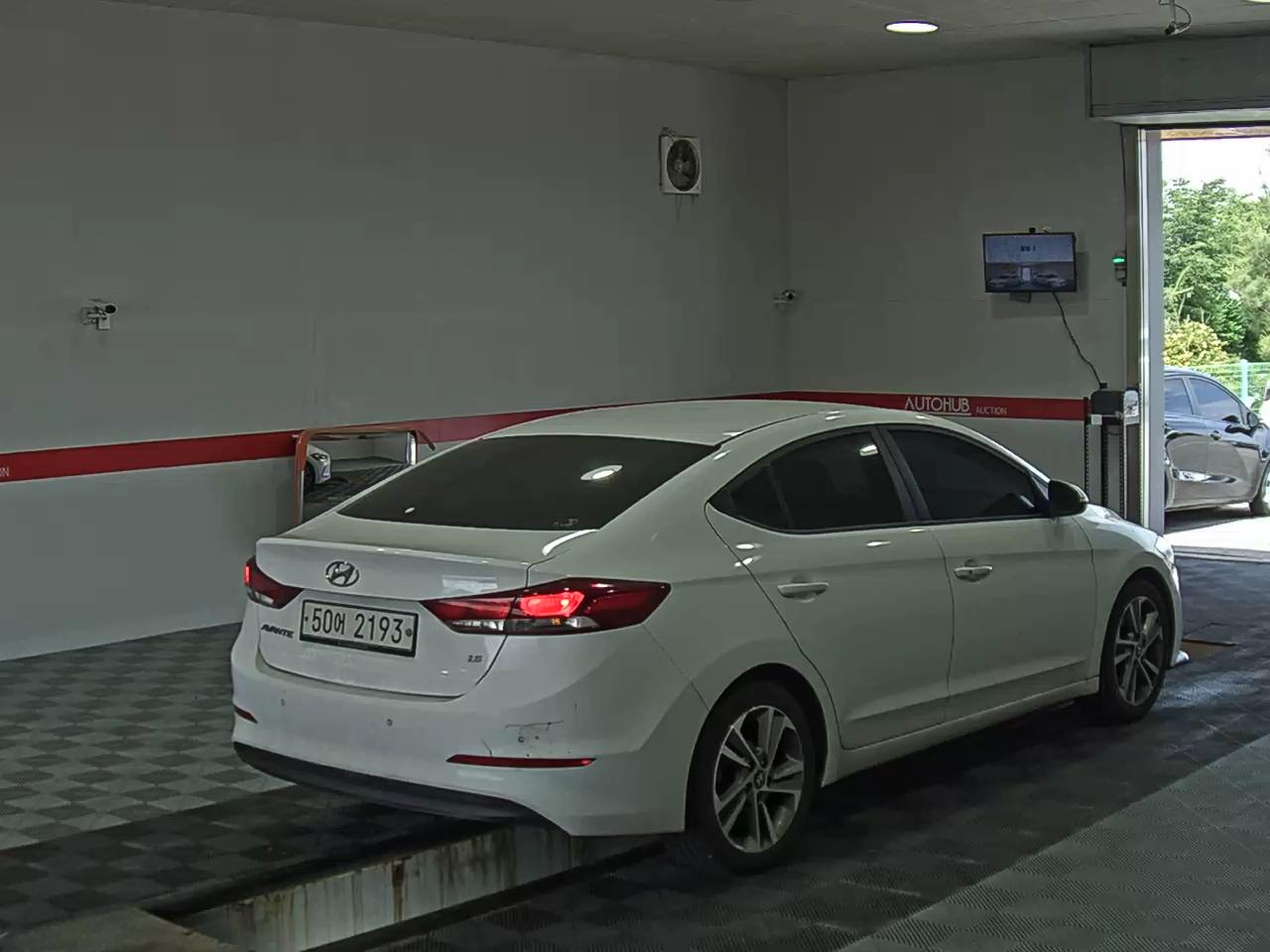 2018 - hyundai avante