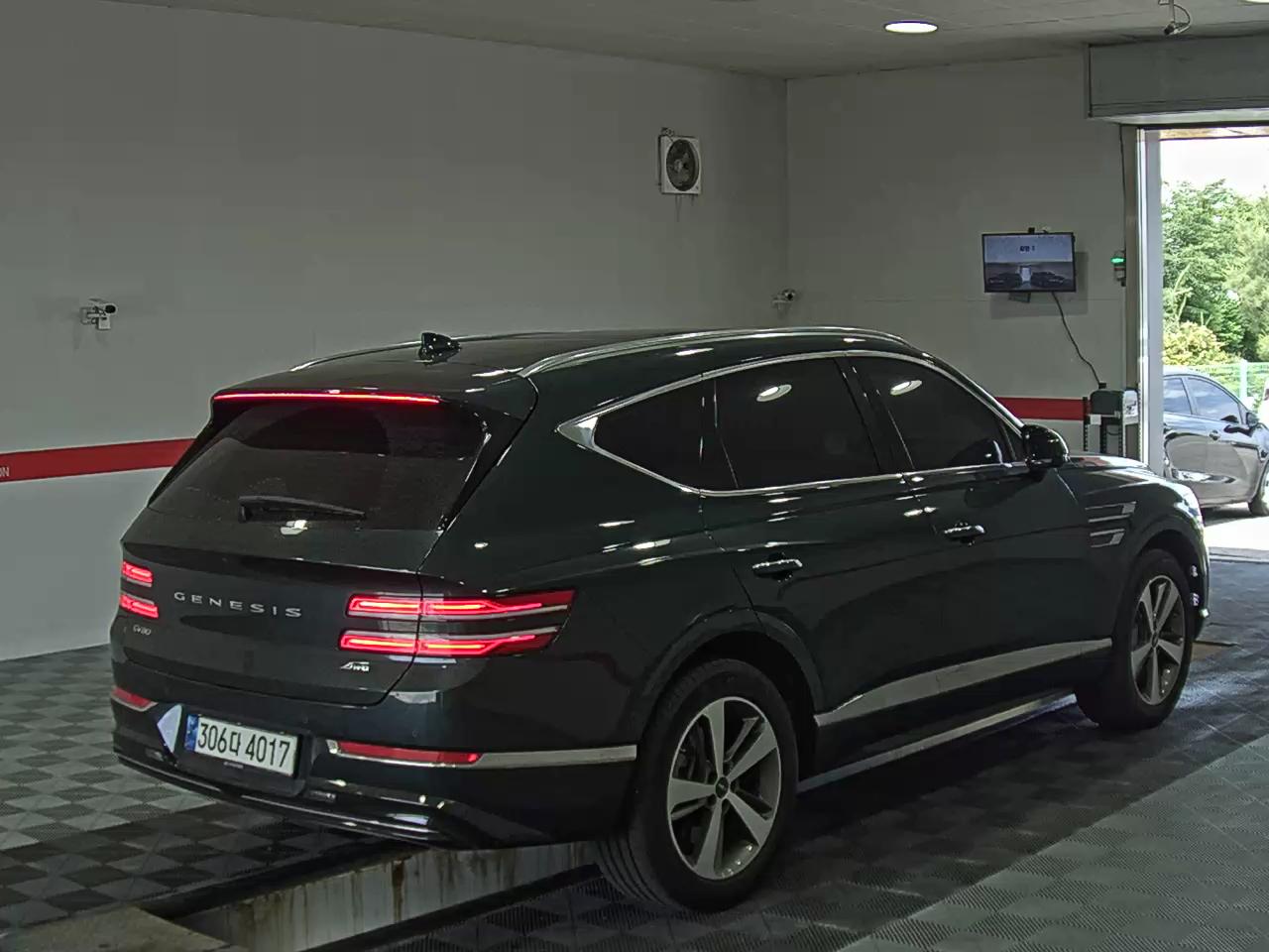 2022 - genesis gv80