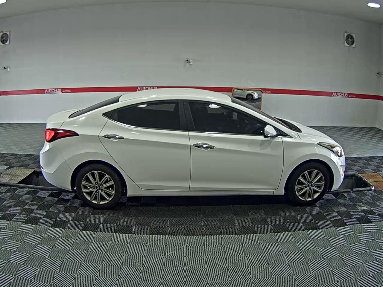2014 - hyundai avante
