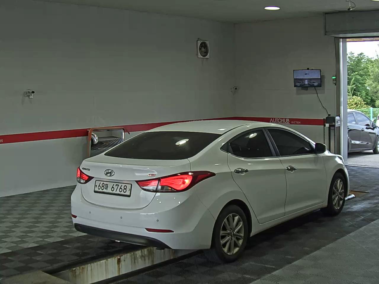 2014 - hyundai avante