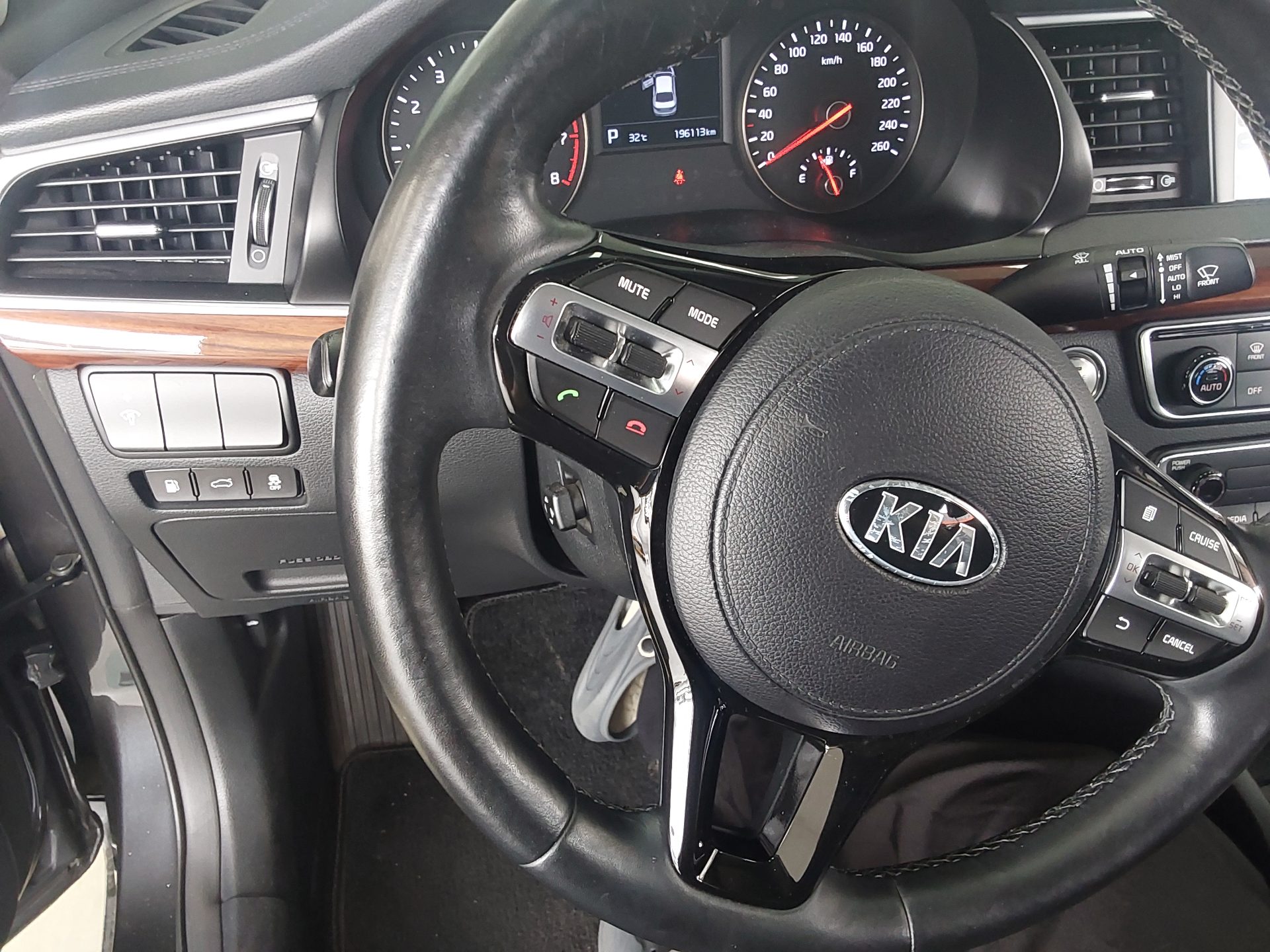 2016 - kia k7