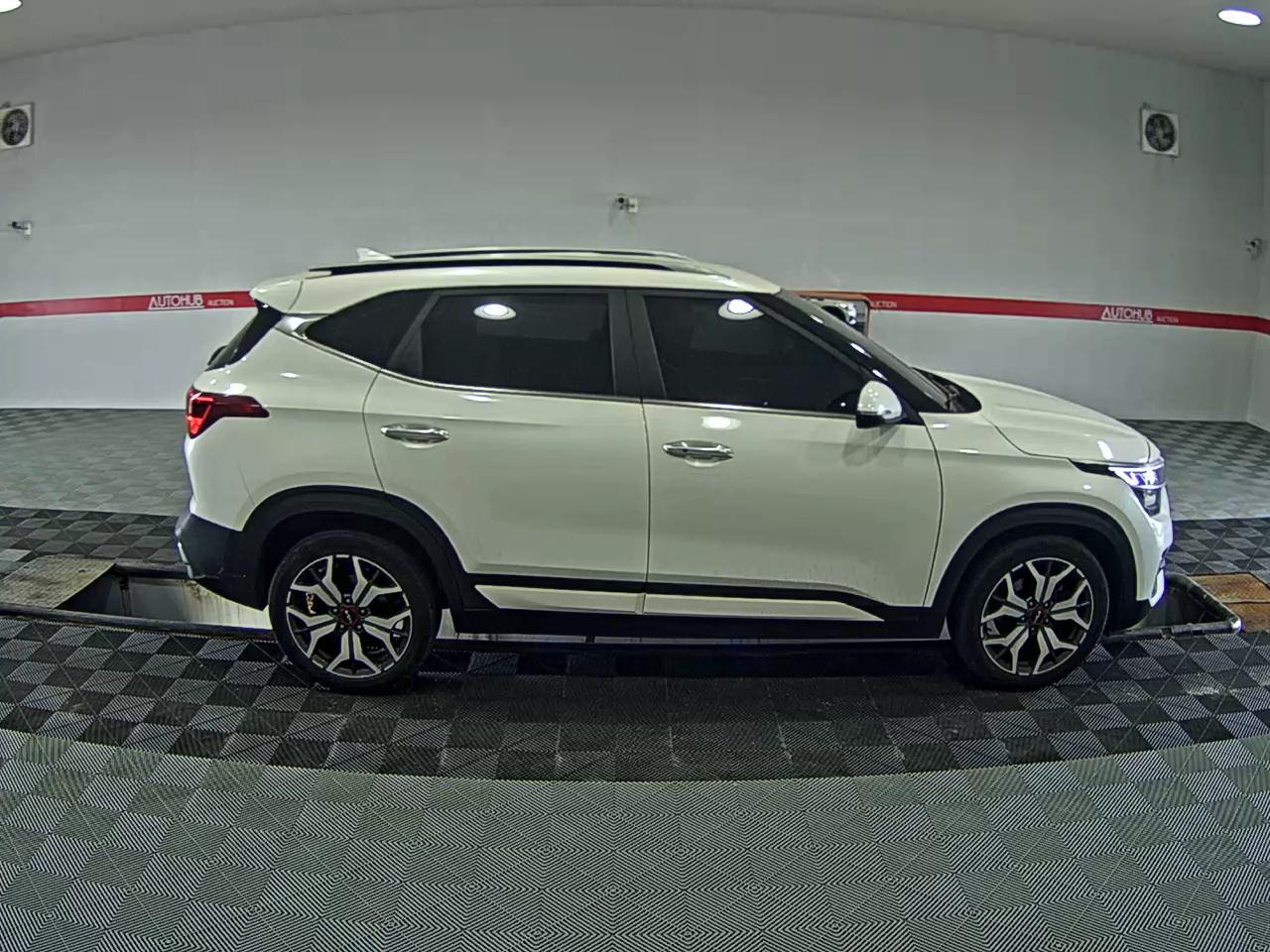 2023 - kia seltos