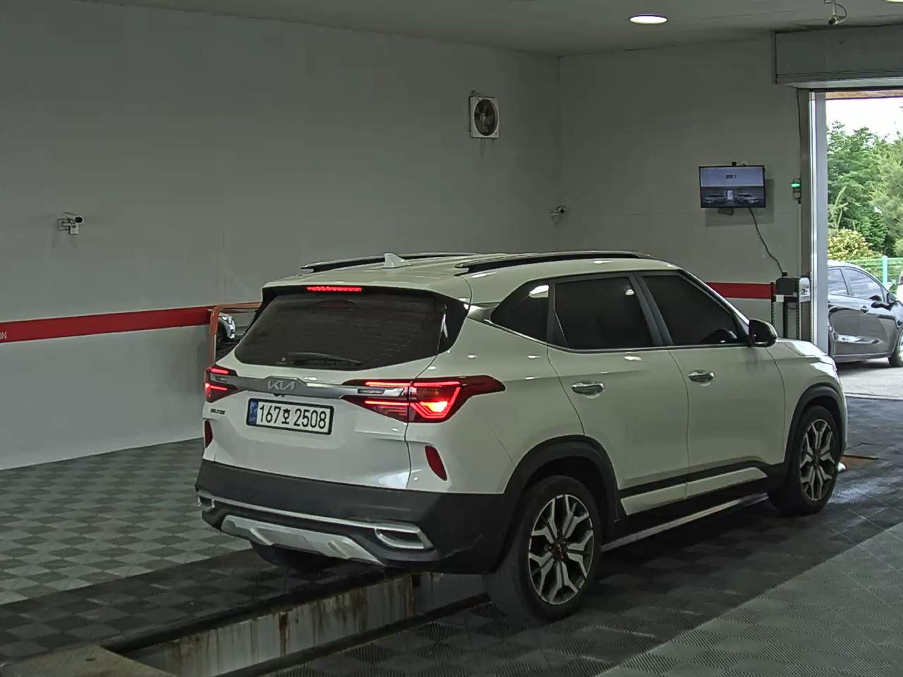 2023 - kia seltos